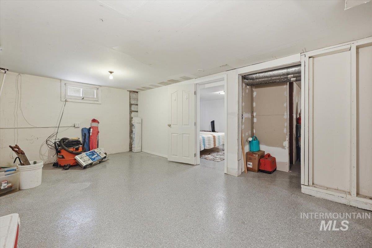 1060 F St W Property Photo 25