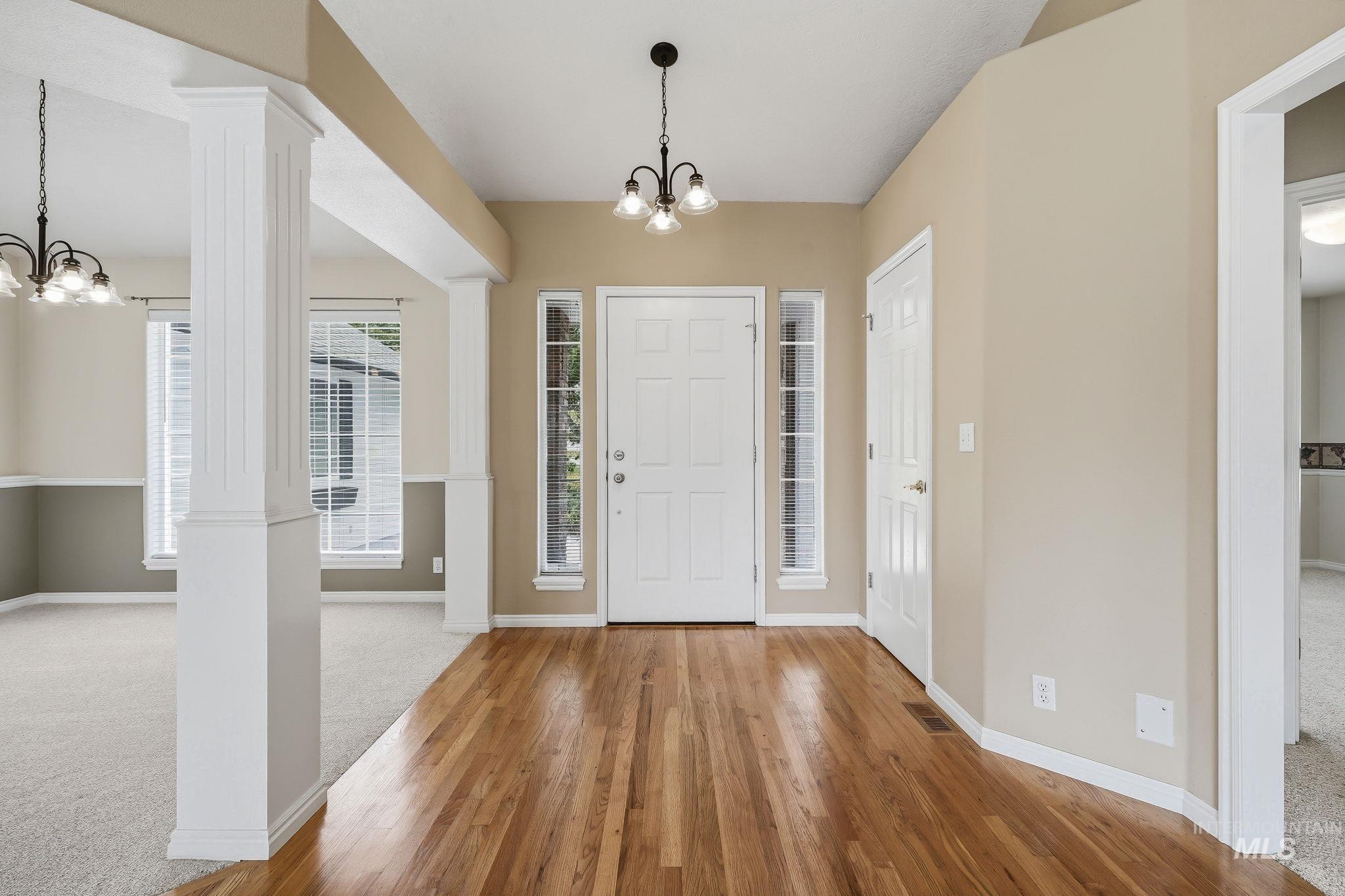 2247 E Gleneagle Dr Property Photo 6