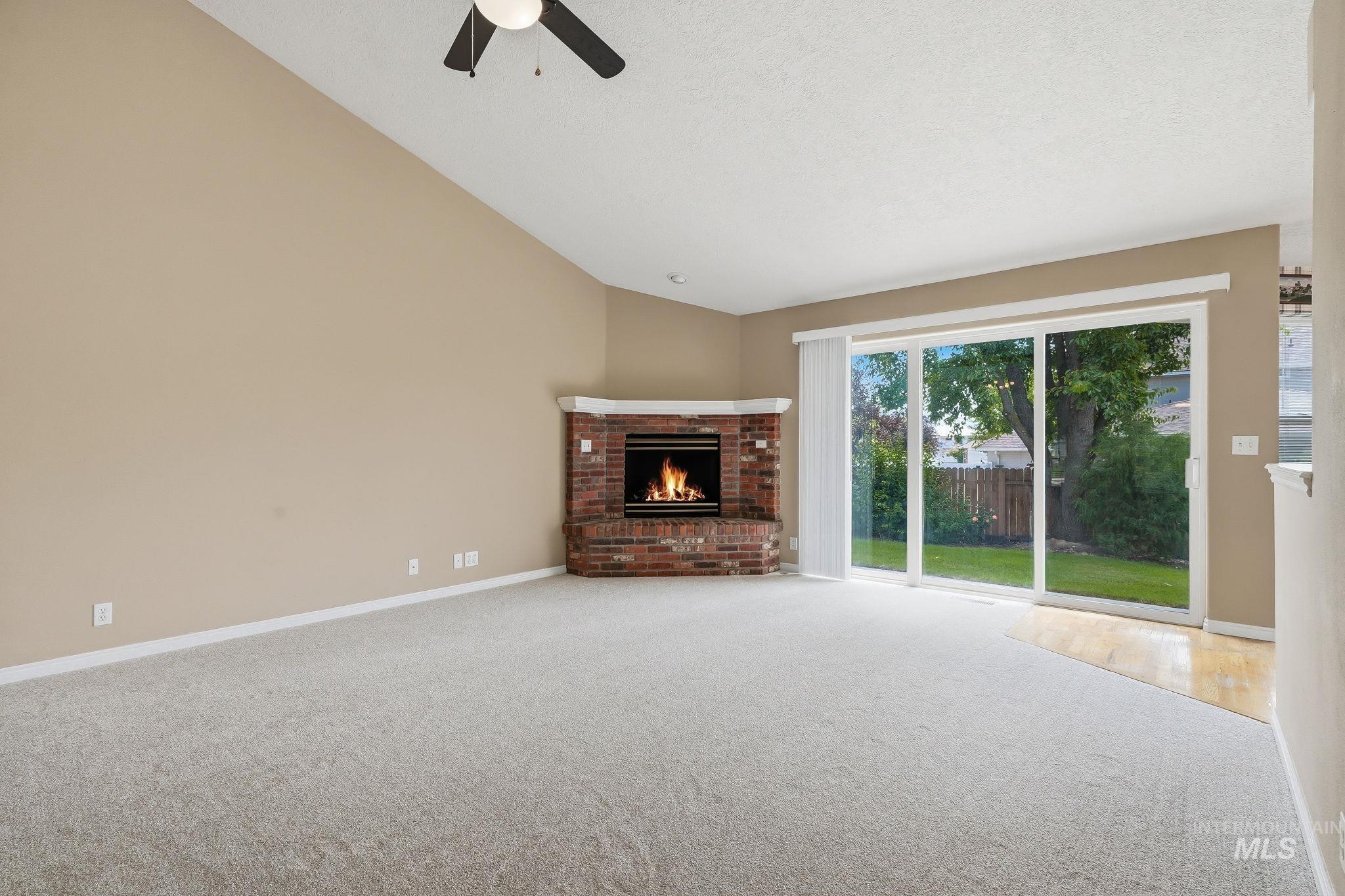 2247 E Gleneagle Dr Property Photo 8