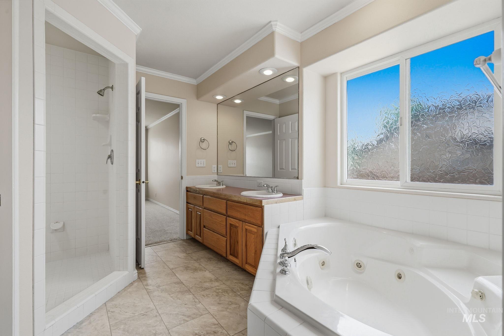 2247 E Gleneagle Dr Property Photo 29