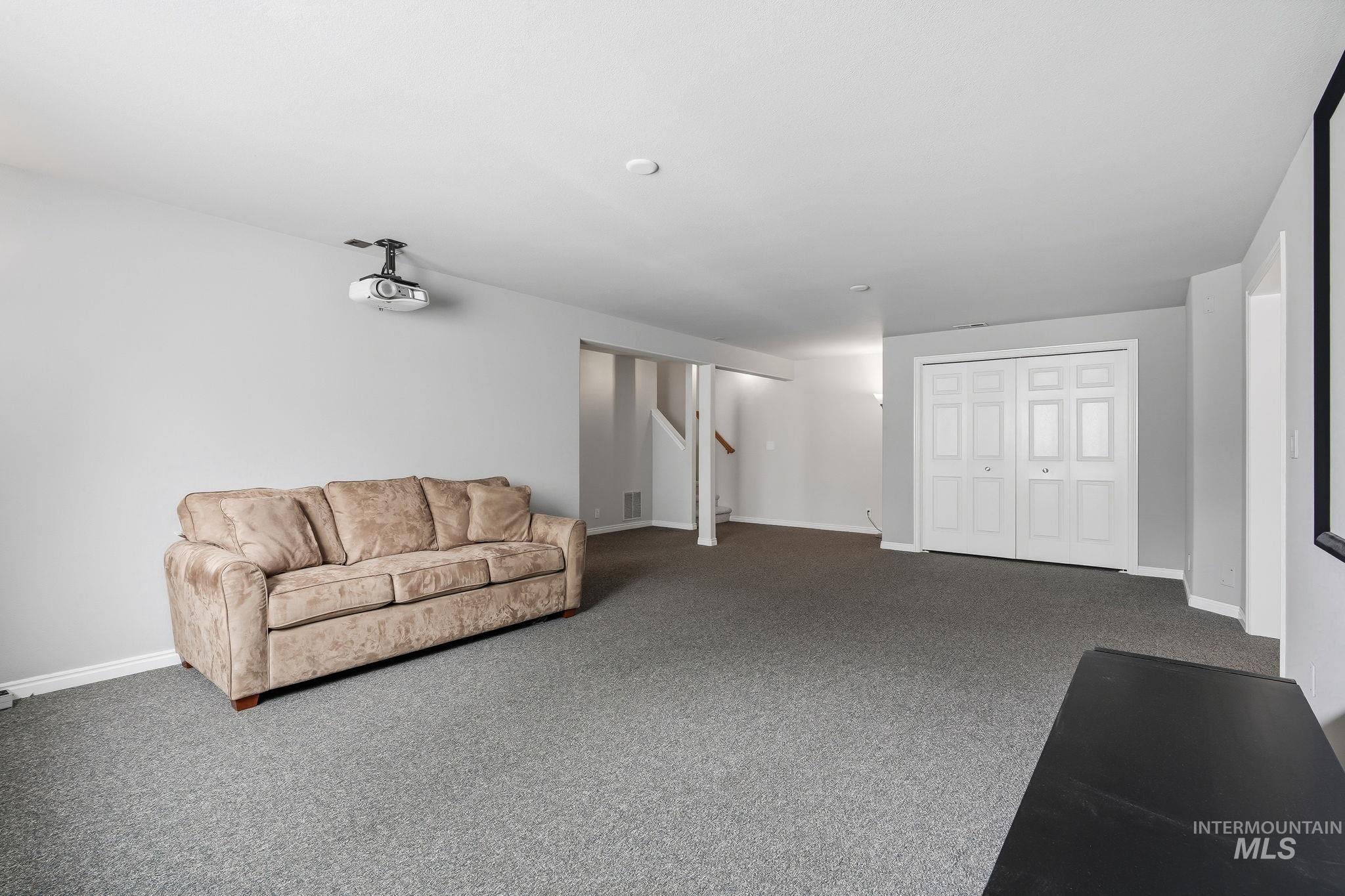 2247 E Gleneagle Dr Property Photo 33
