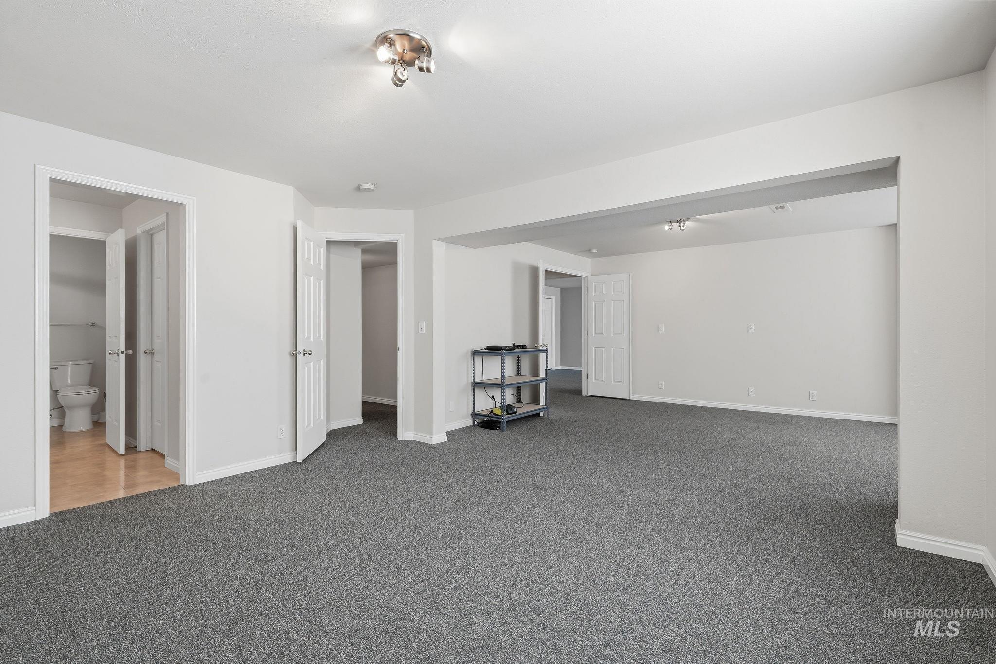 2247 E Gleneagle Dr Property Photo 35