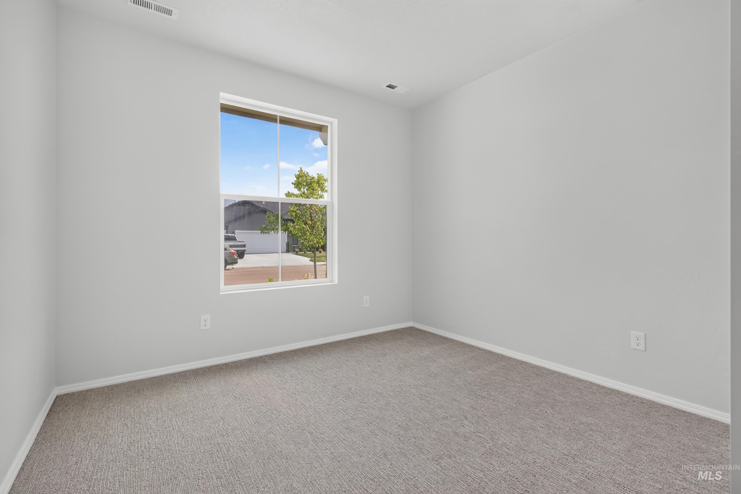 5015 Endicott Dr Property Photo 23