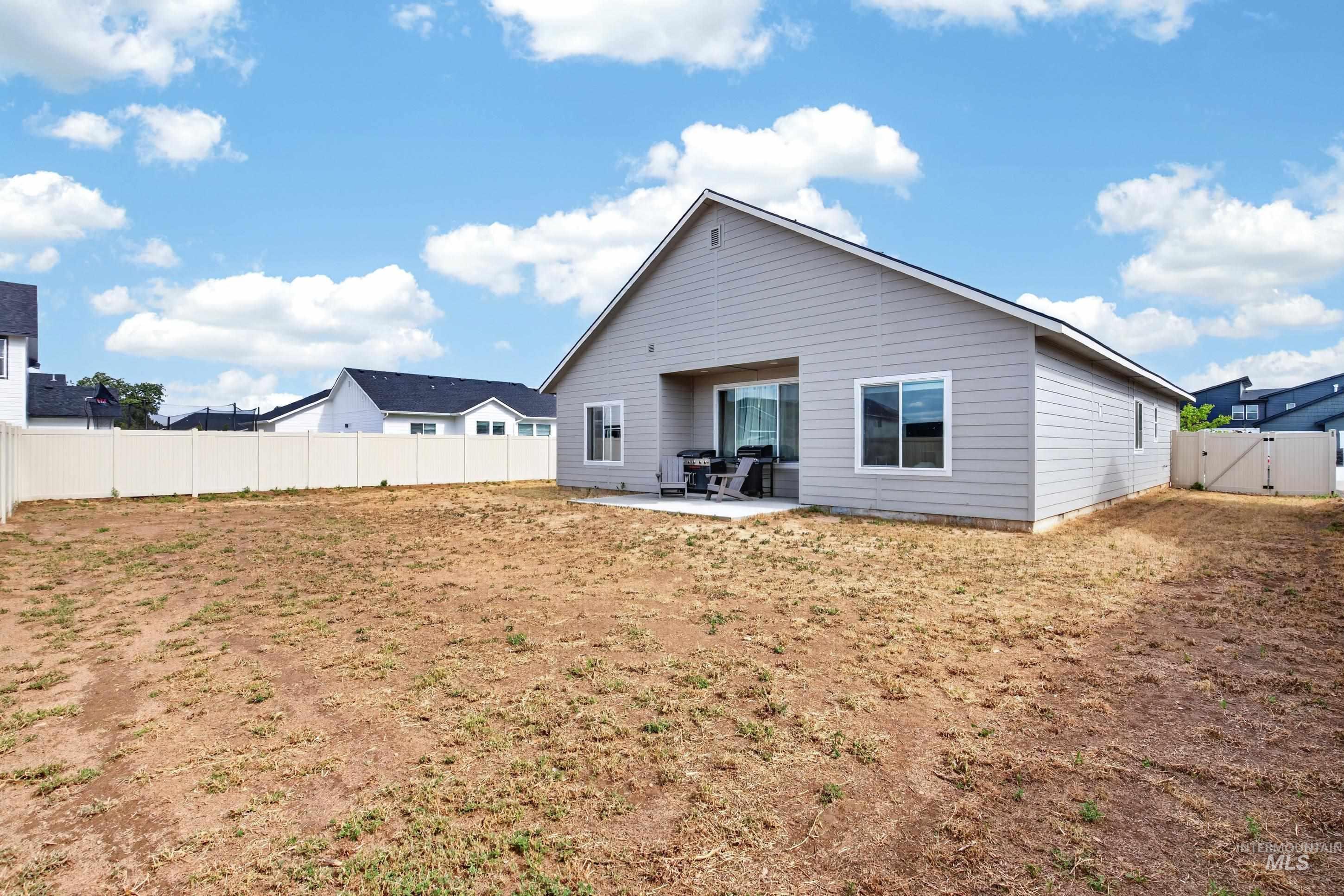 5015 Endicott Dr Property Photo 33