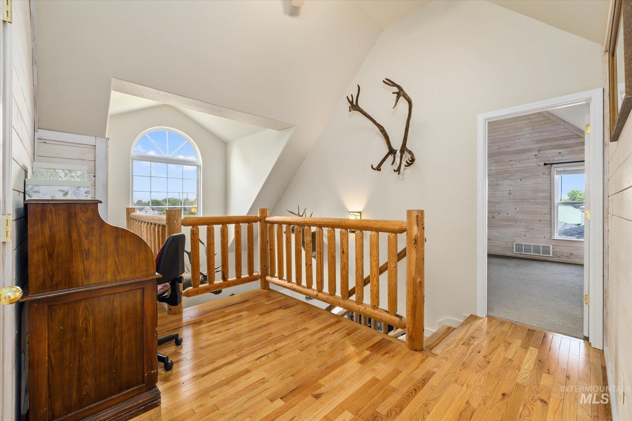 1140 Edgemont St Property Photo 22