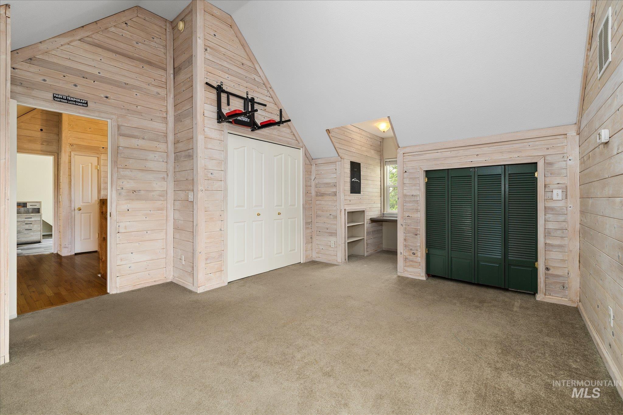 1140 Edgemont St Property Photo 23