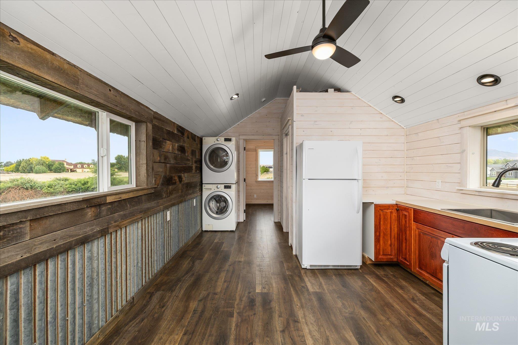 1140 Edgemont St Property Photo 32