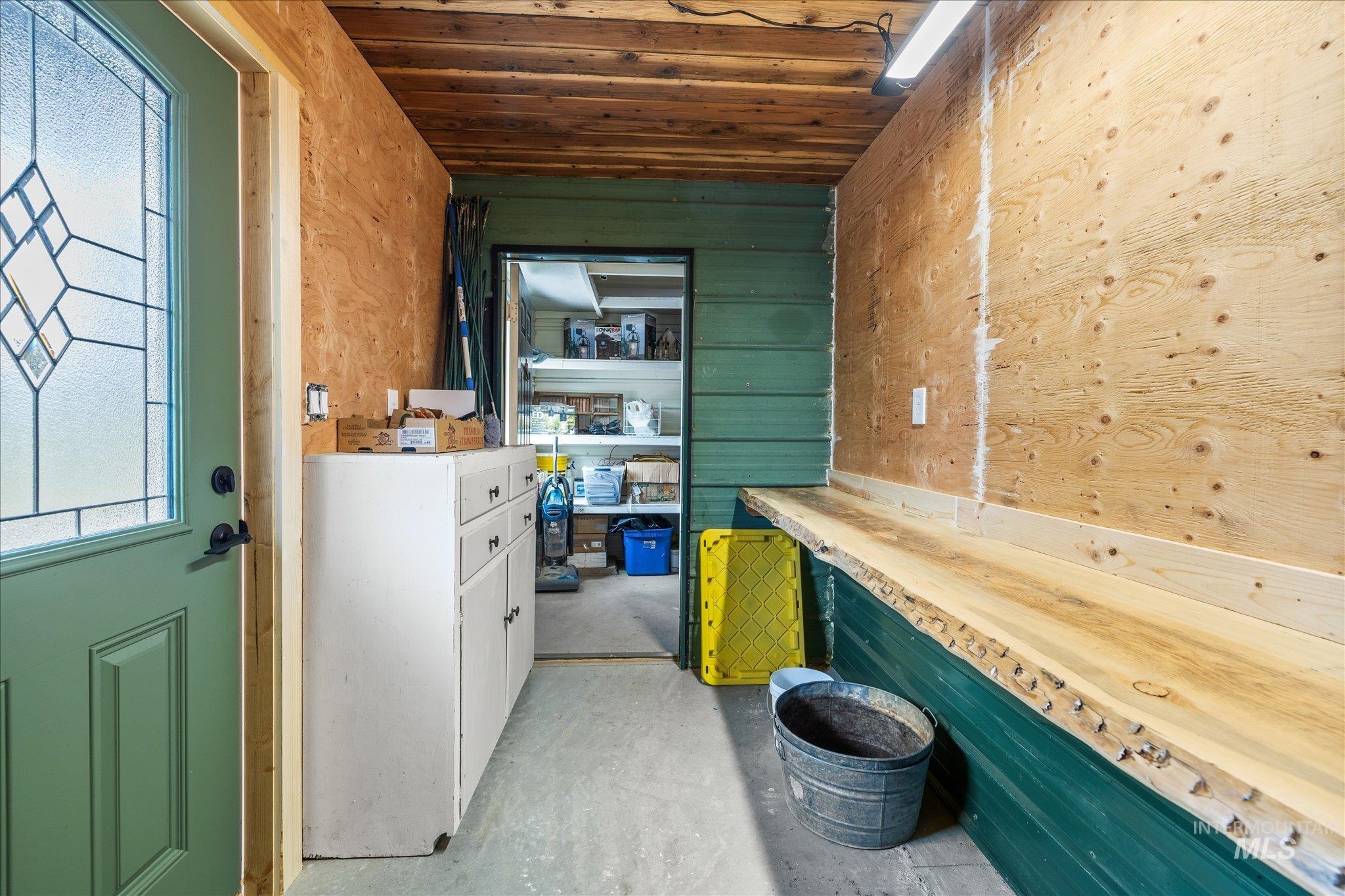 1140 Edgemont St Property Photo 38