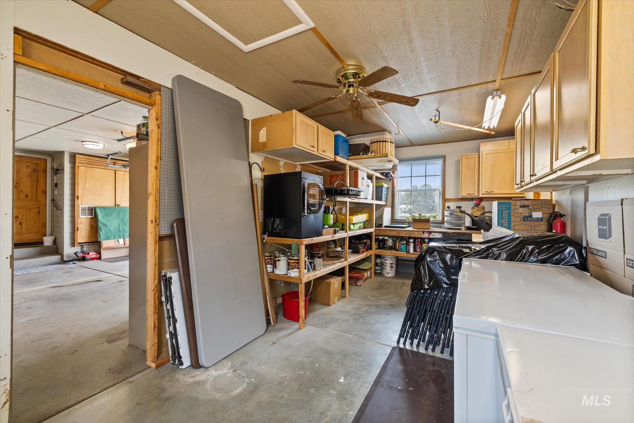 1140 Edgemont St Property Photo 48