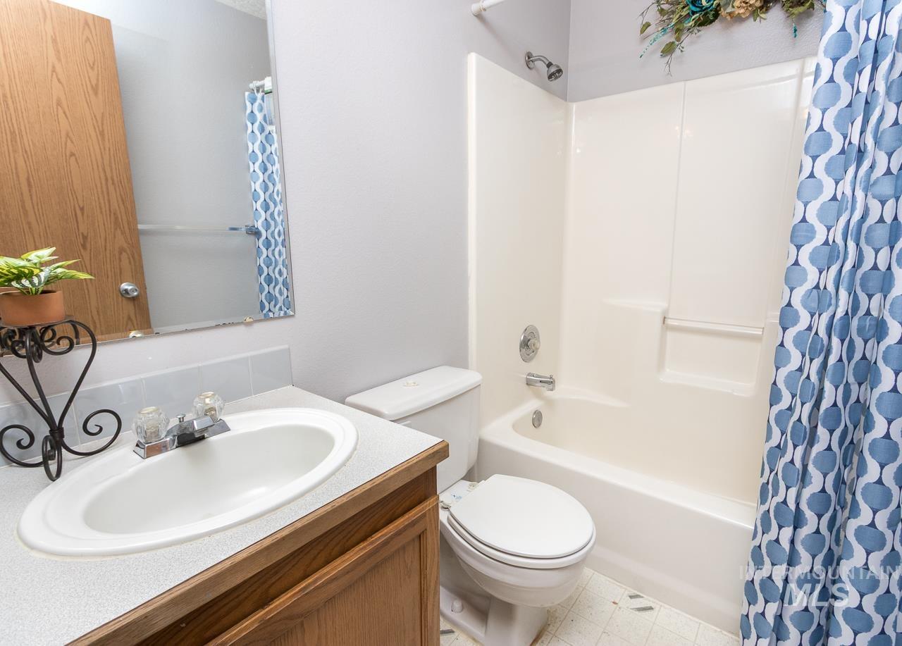 2605 Sunflower Drive Property Photo 8