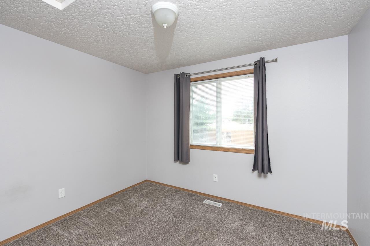 2605 Sunflower Drive Property Photo 10