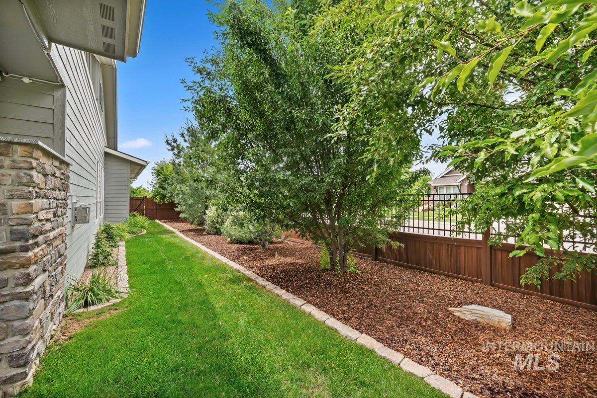 5944 W. Braveheart Dr. Property Photo 37
