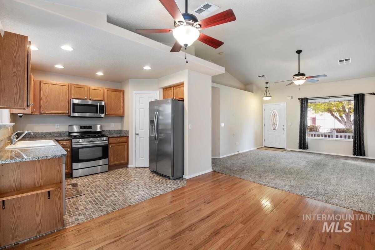 11644 W Trinity Ave Property Photo 8
