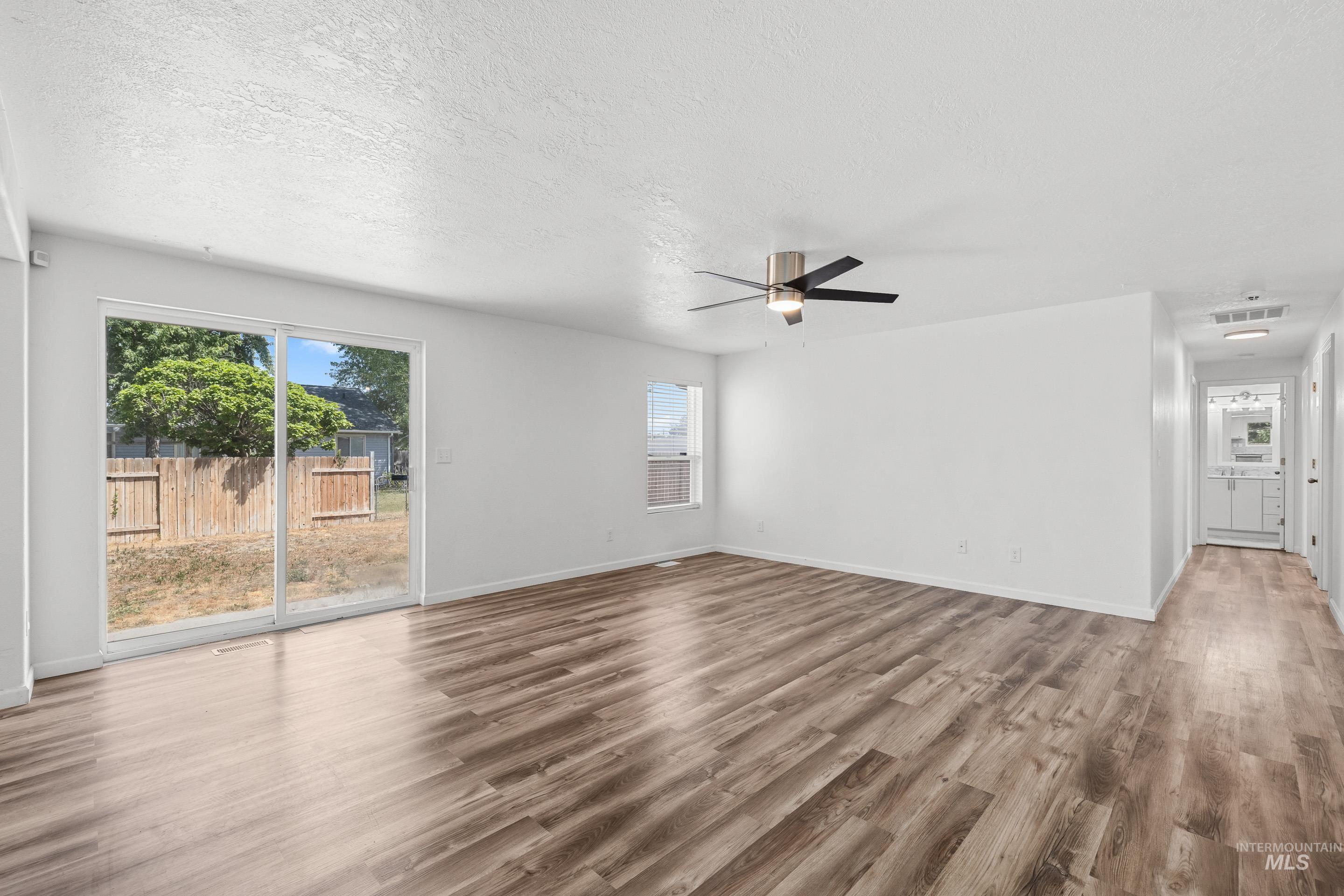 1230 Del Mar St Property Photo 10