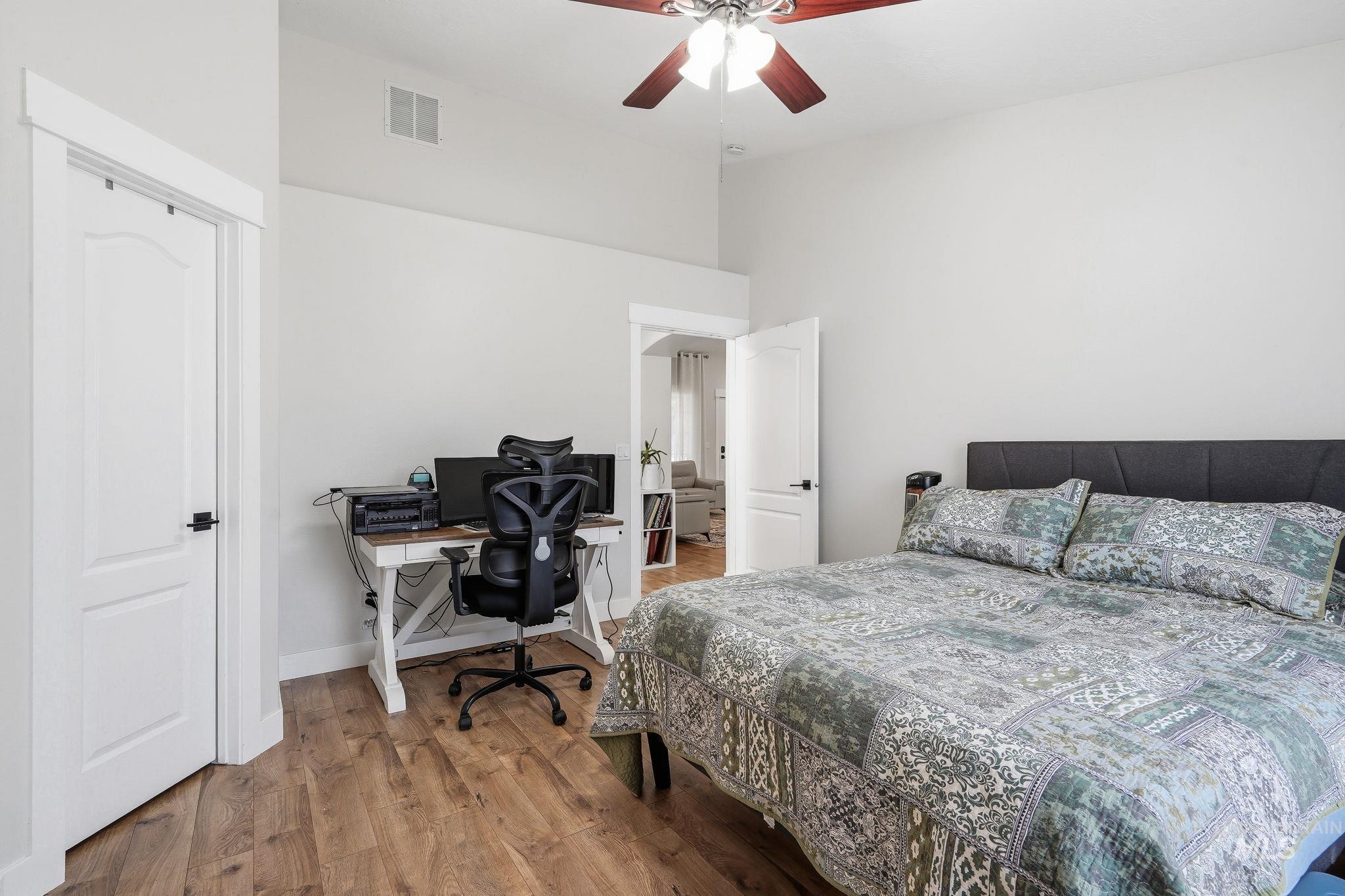 10639 Empress St Property Photo 11