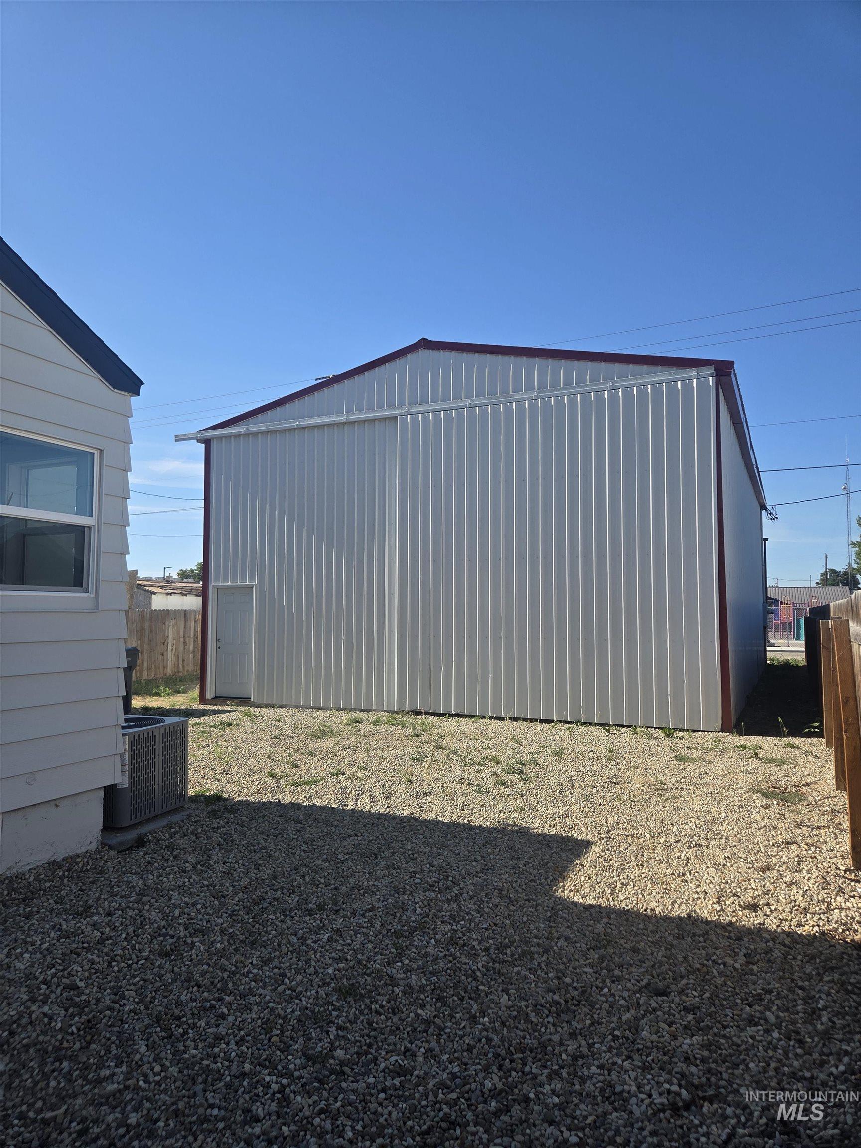 114 W Montana Property Photo 2