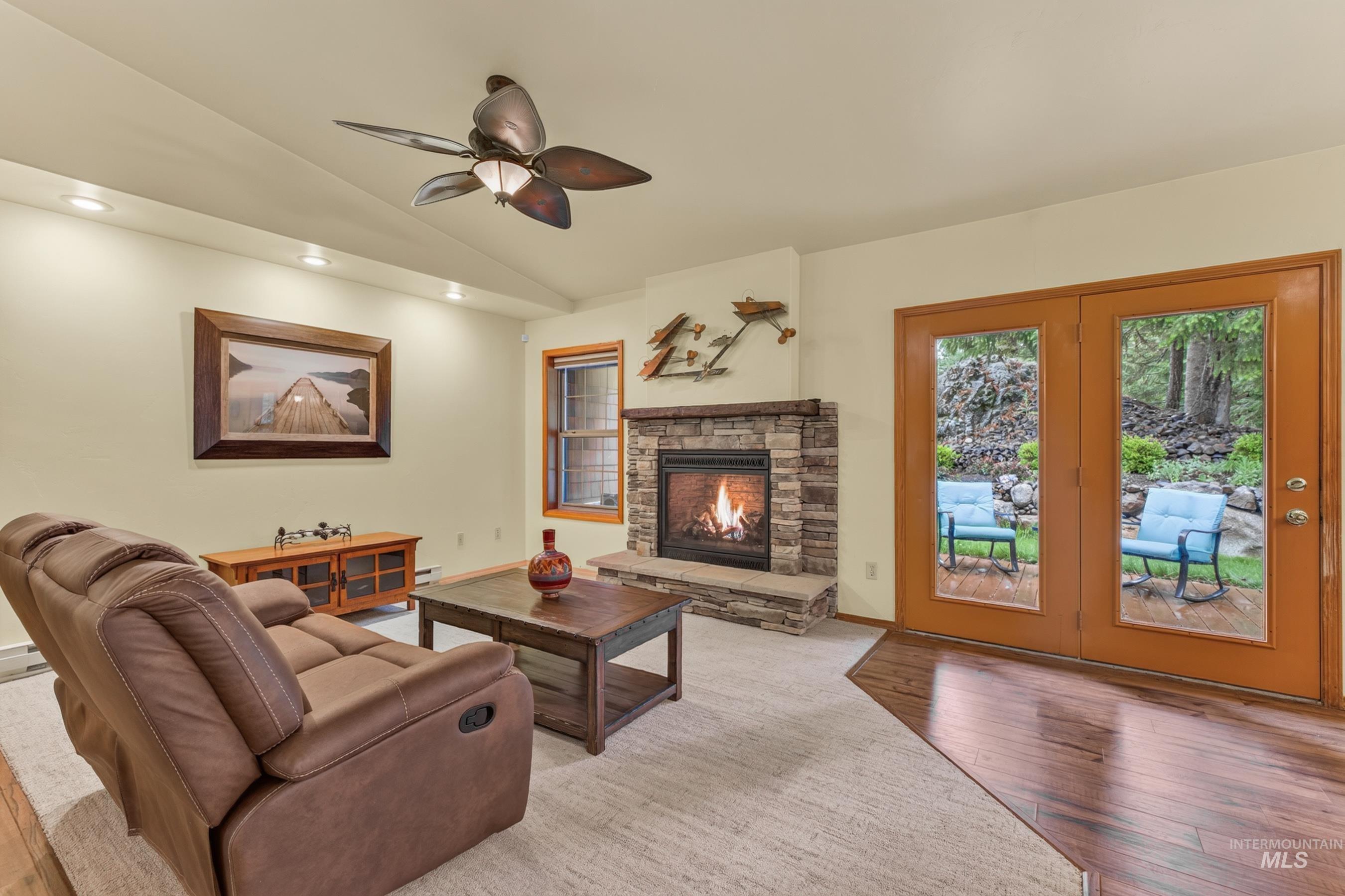 649 Woodlands Drive Property Photo 6