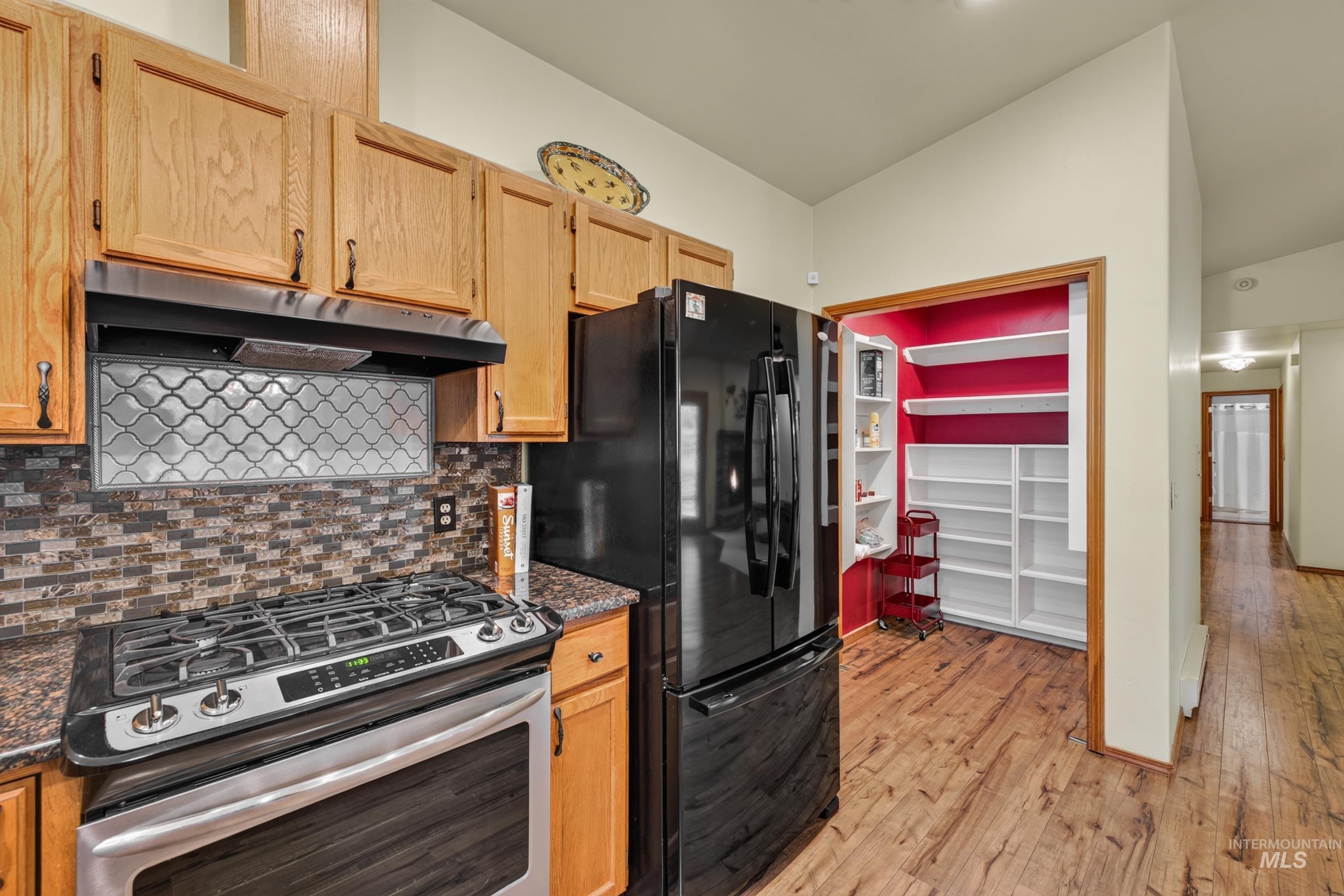 649 Woodlands Drive Property Photo 15