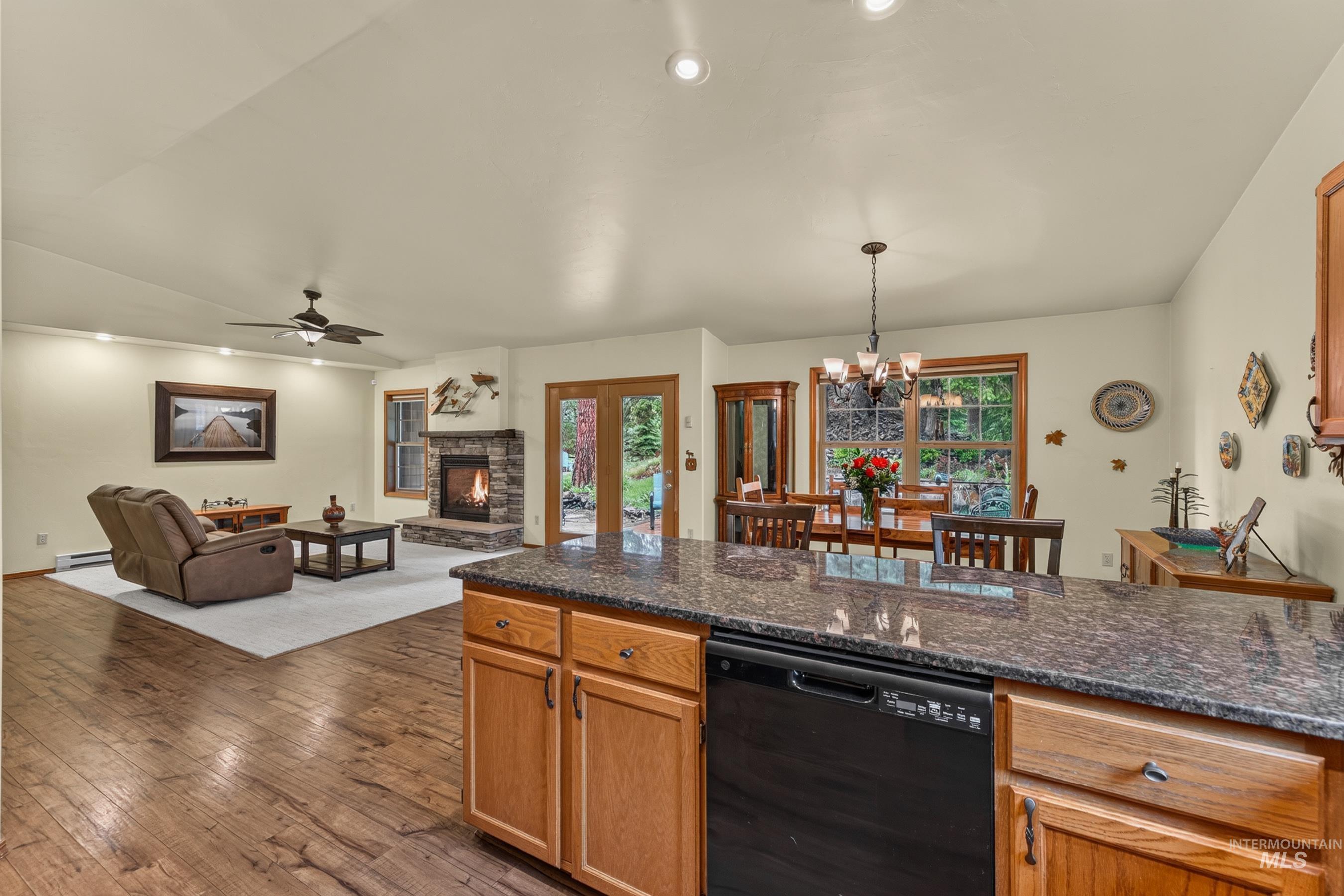649 Woodlands Drive Property Photo 16