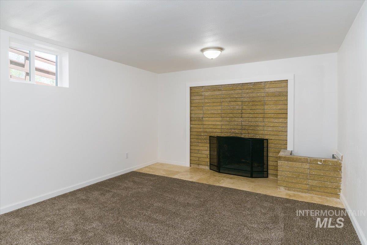 511 E Poplar St Property Photo 17