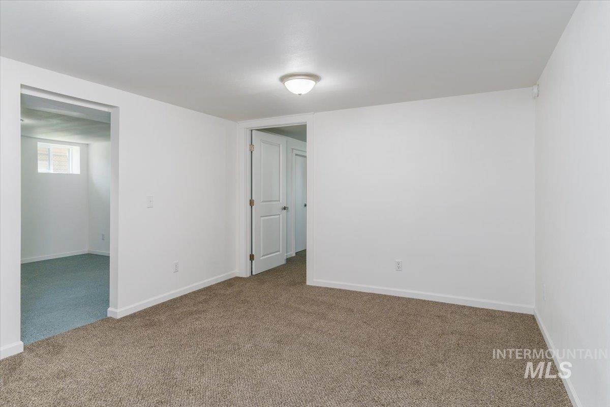 511 E Poplar St Property Photo 18