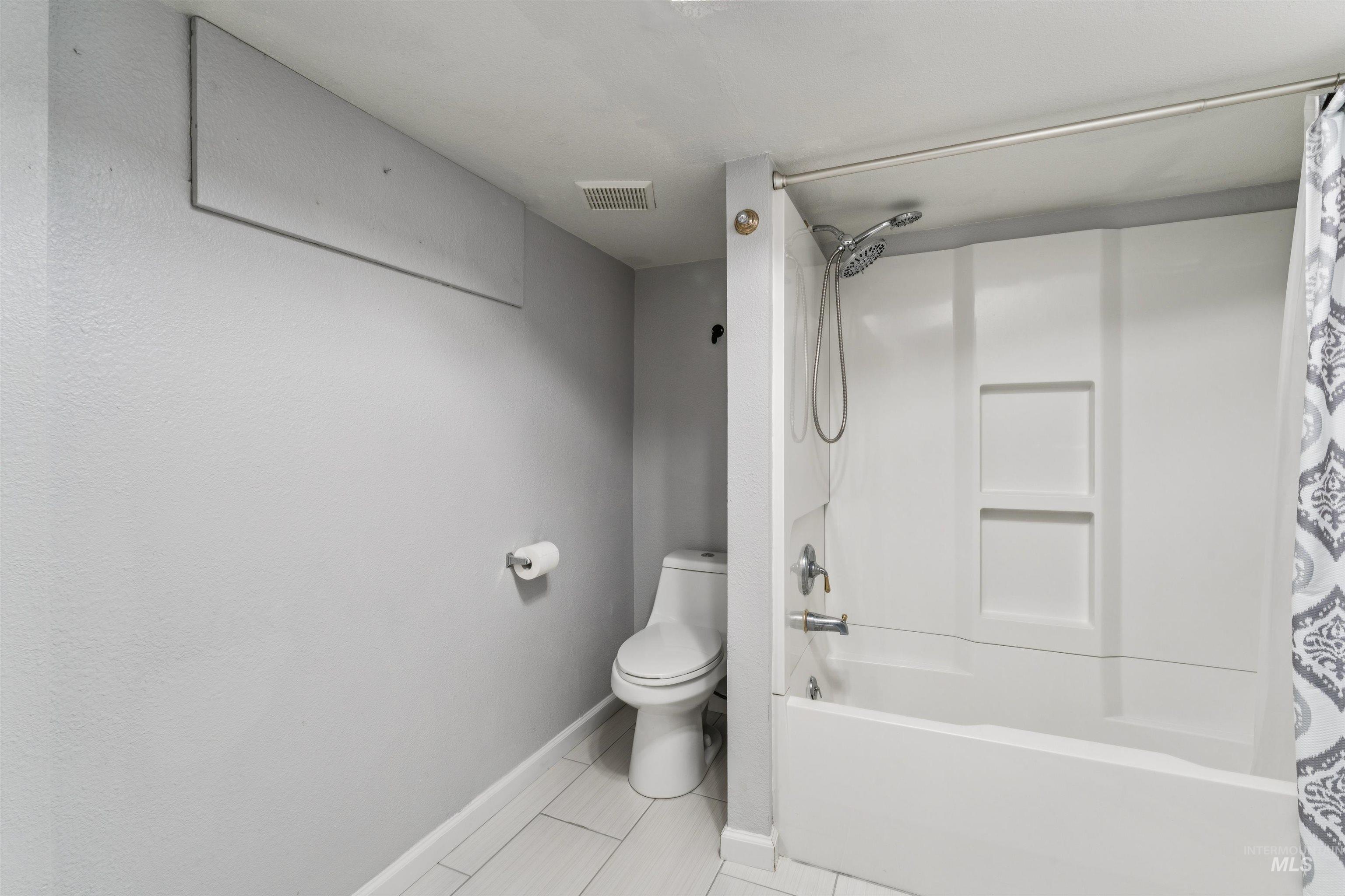 9831 W Ripley St Property Photo 34