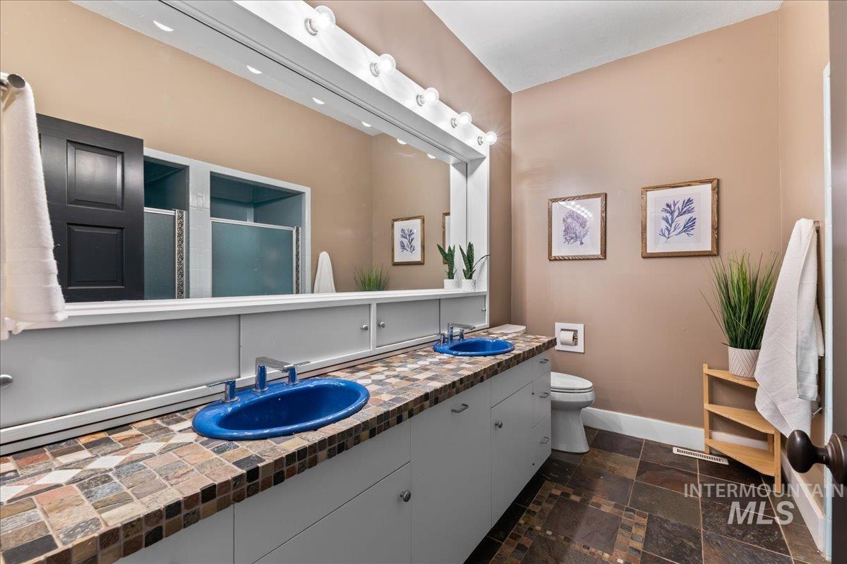 5290 N Sorrento Dr Property Photo 31