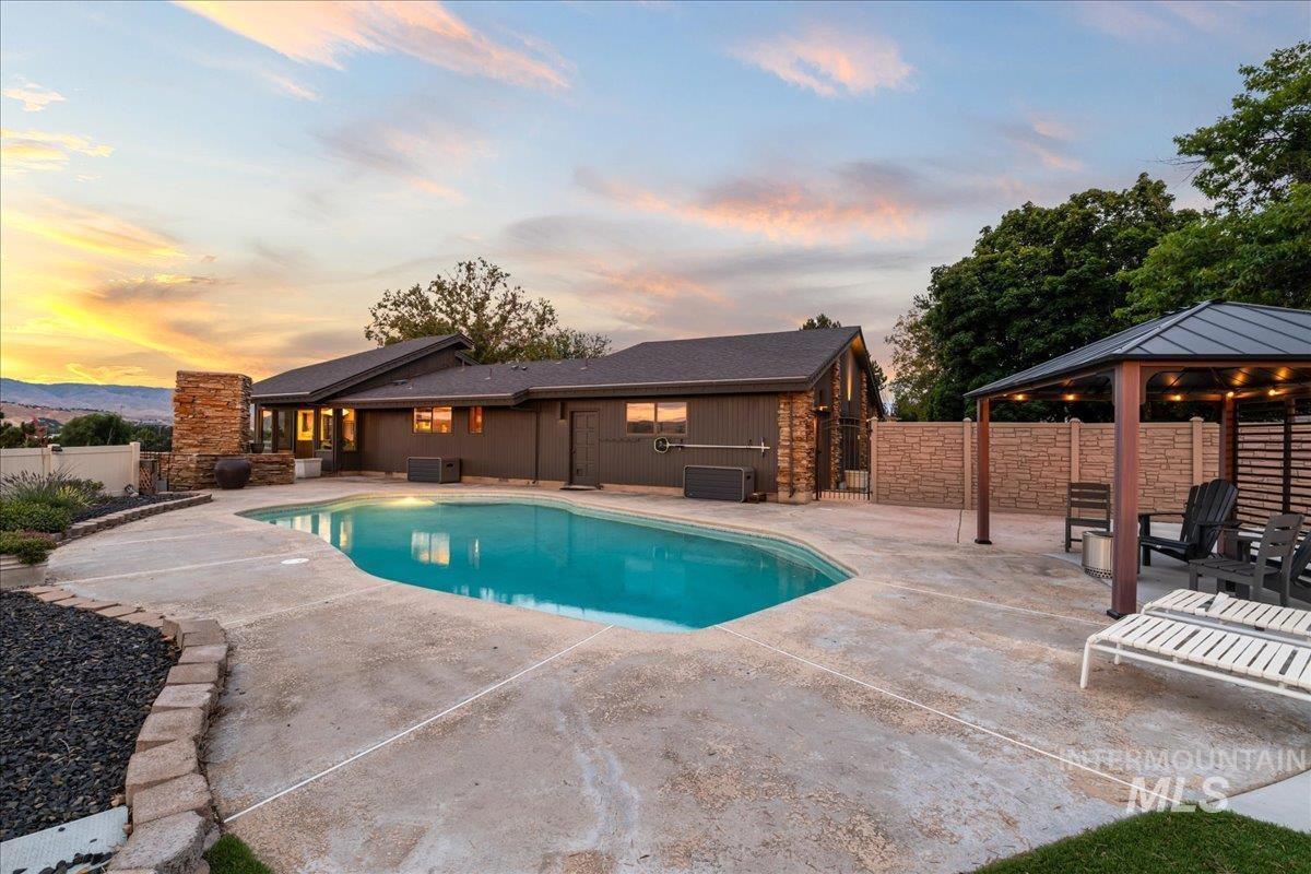 5290 N Sorrento Dr Property Photo 39