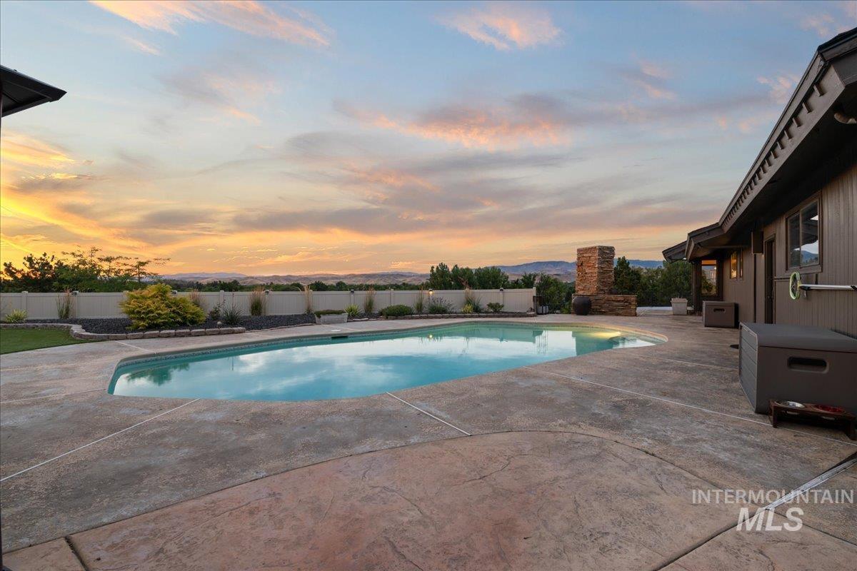 5290 N Sorrento Dr Property Photo 40