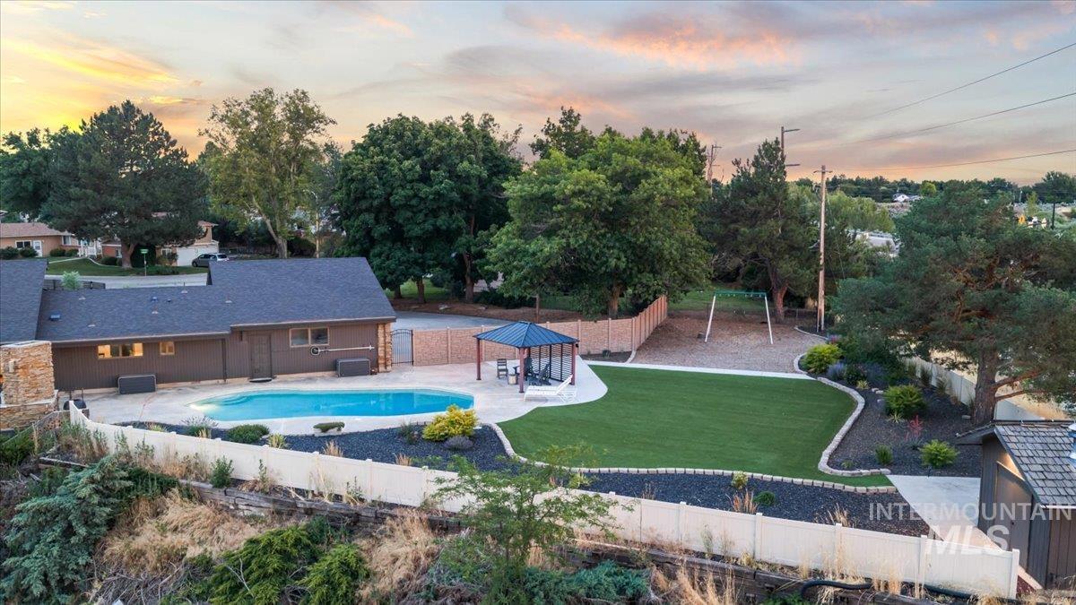 5290 N Sorrento Dr Property Photo 48