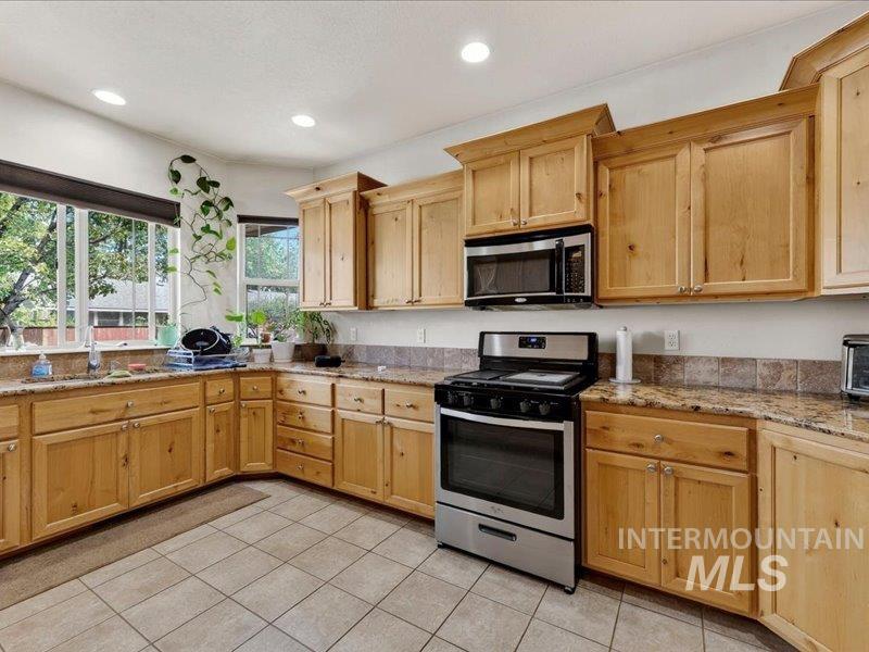 7342 W Gillis Rd Property Photo 3