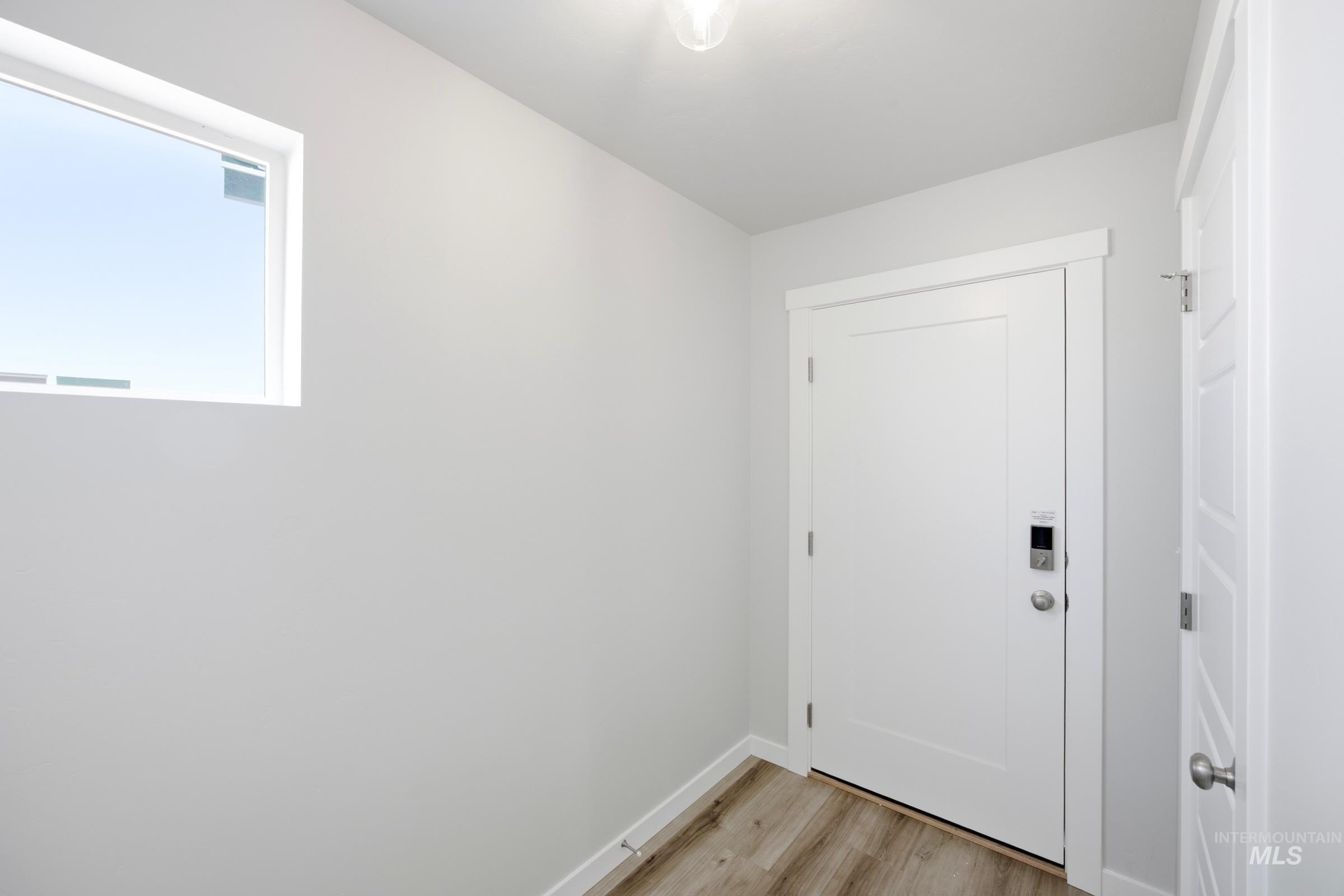 7476 W Trumbull Ct Property Photo 2