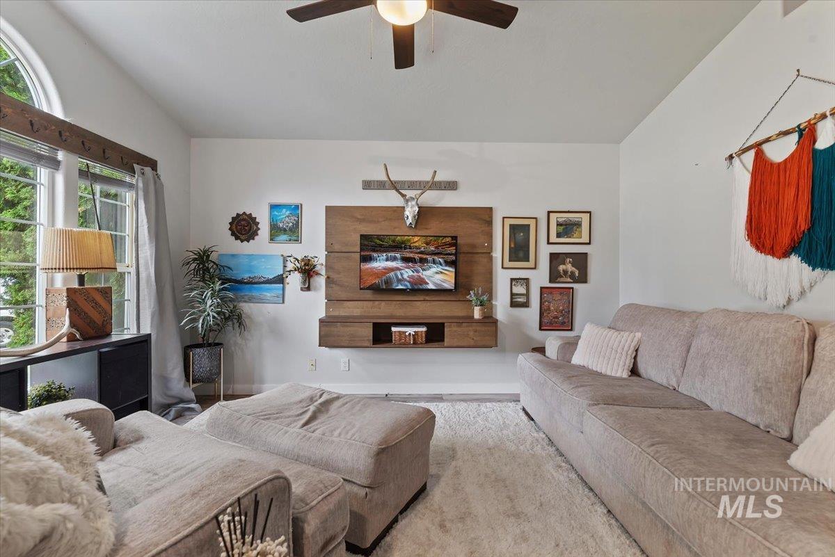 4210 E Carnation Ct. Property Photo 5