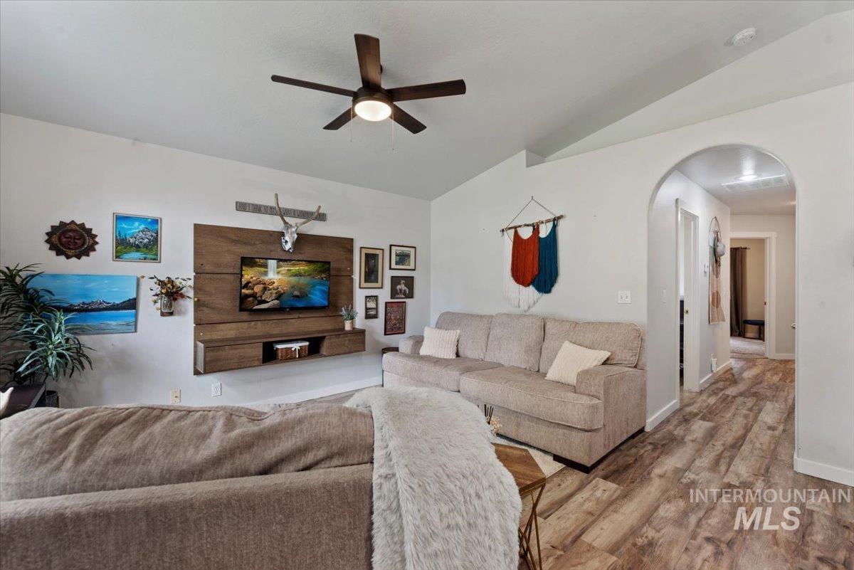 4210 E Carnation Ct. Property Photo 6