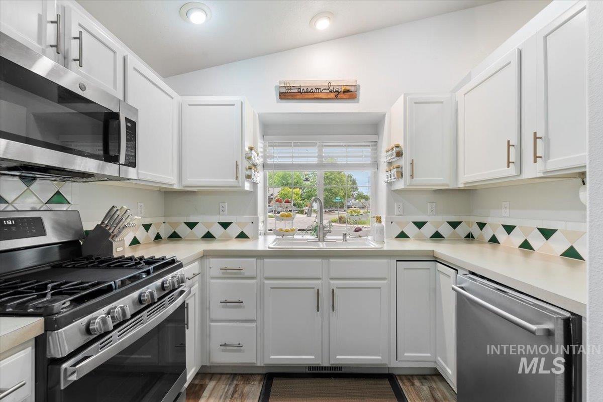 4210 E Carnation Ct. Property Photo 13