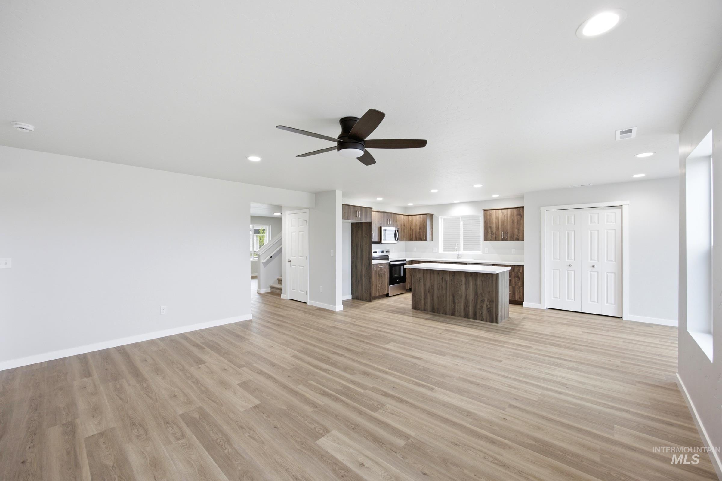 1391 Sunday River St Property Photo 8
