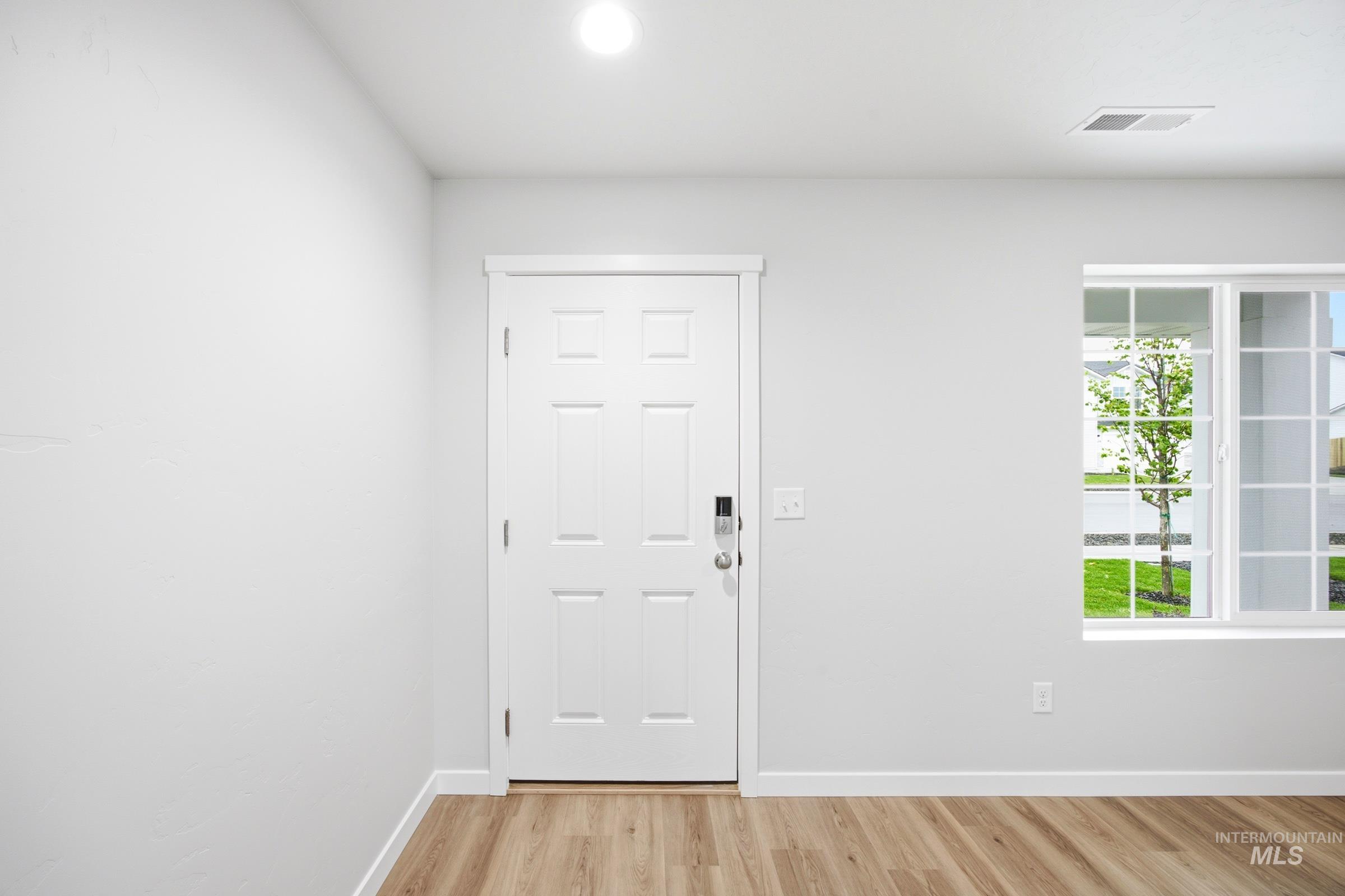 1391 Sunday River St Property Photo 13