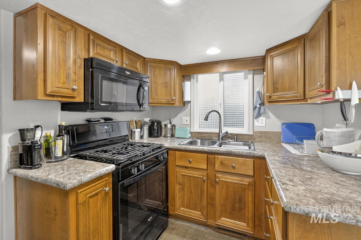 10 P Street Property Photo 8