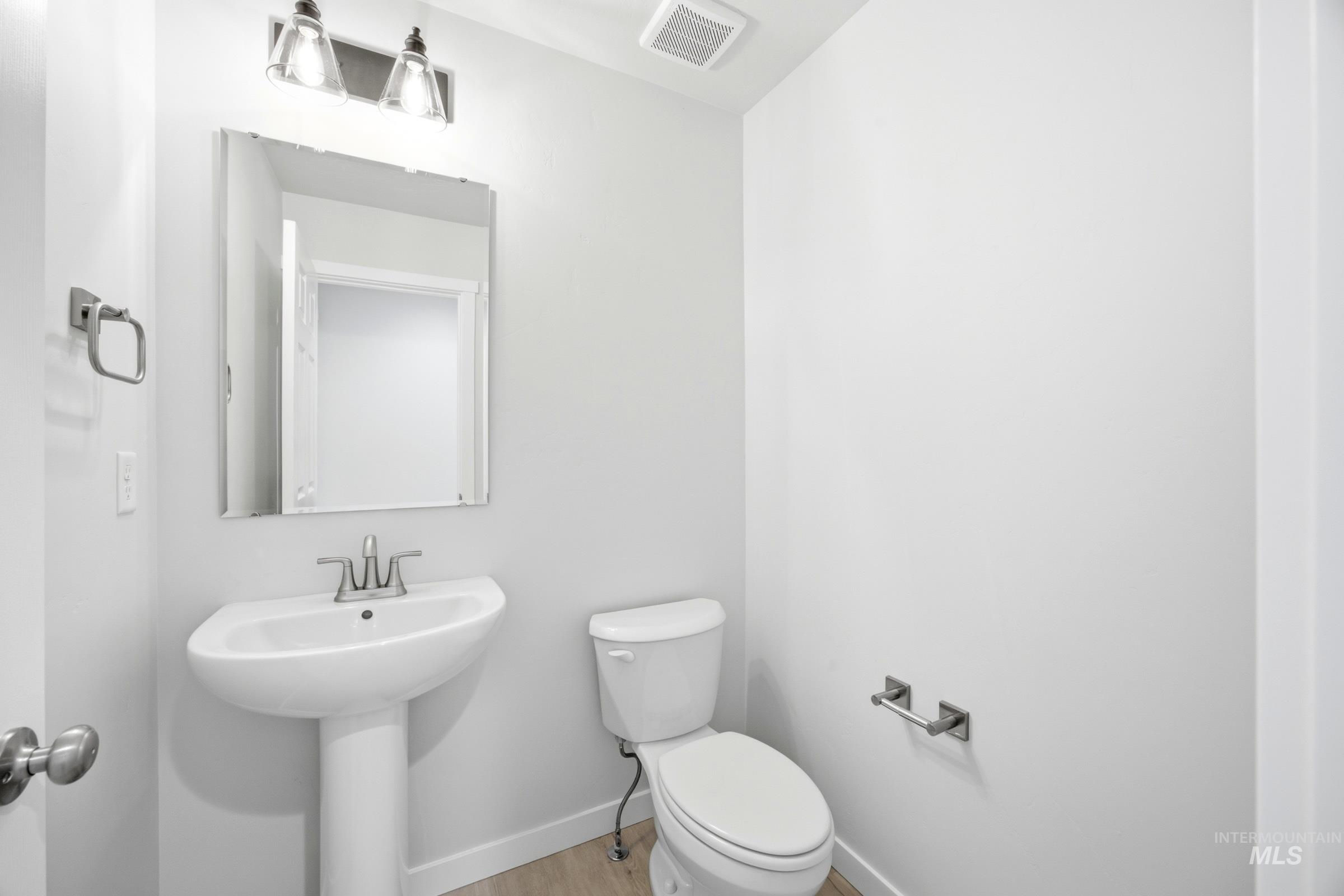 1357 Sunday River St Property Photo 7