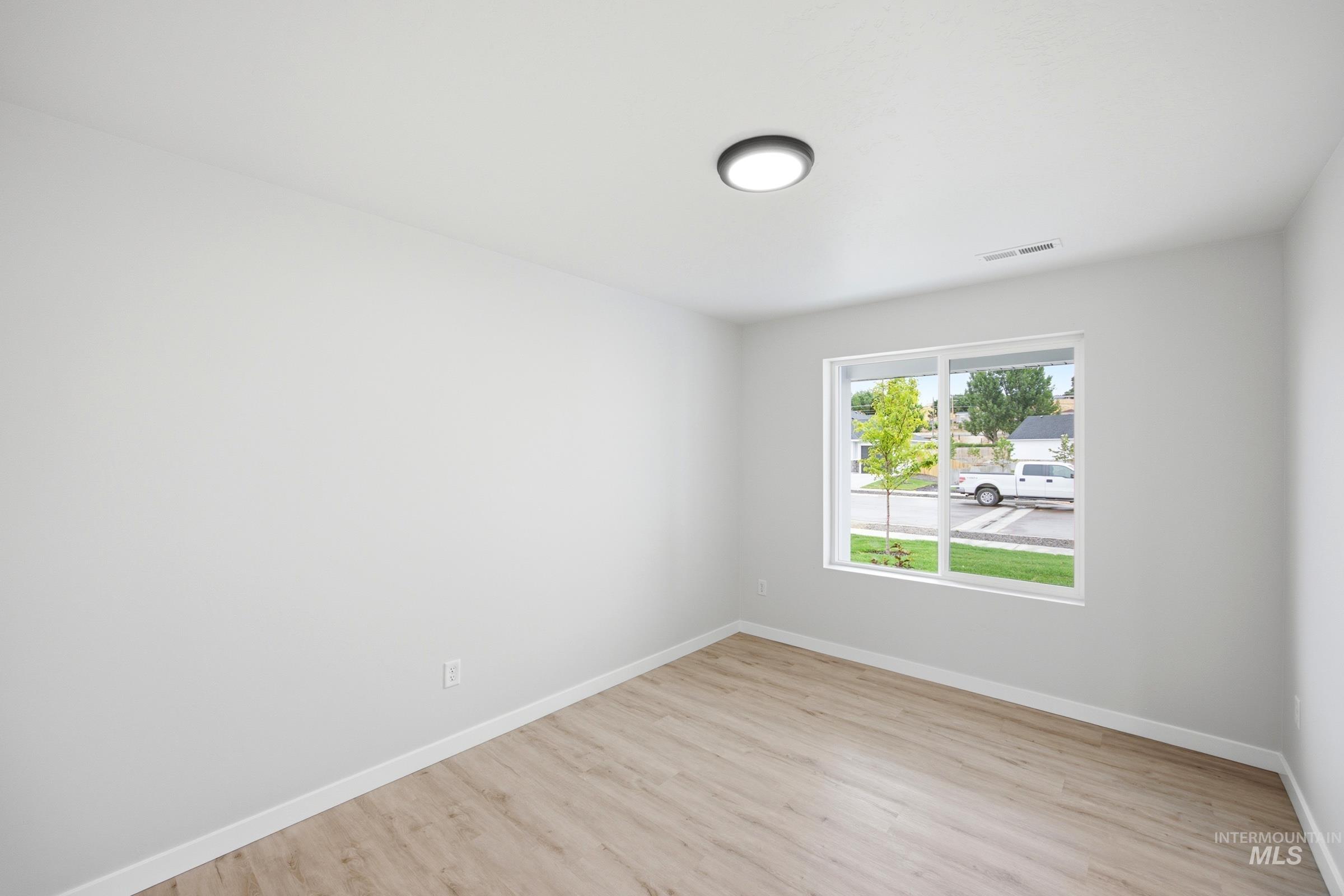1357 Sunday River St Property Photo 12