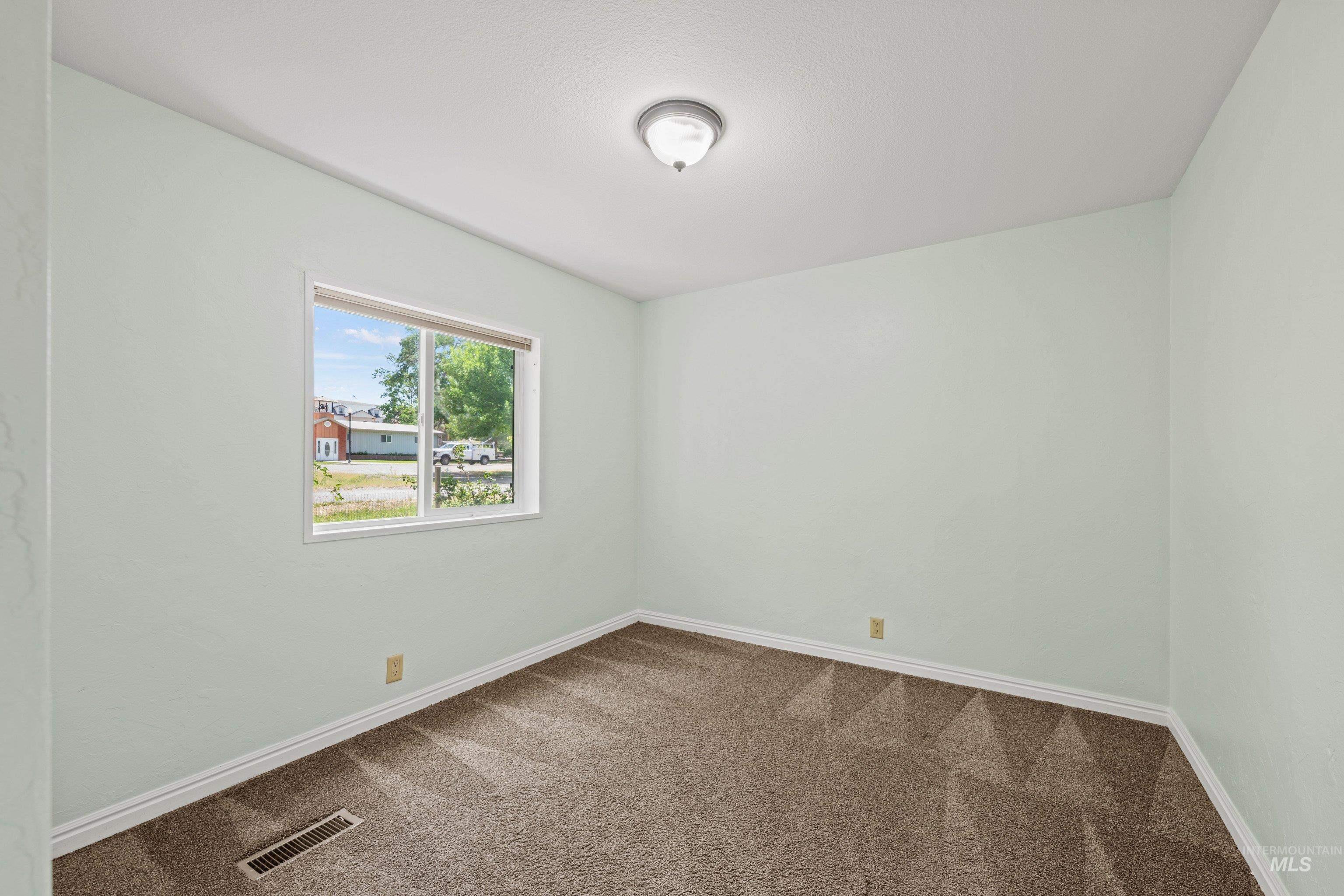 31994 Hyde St Property Photo 19
