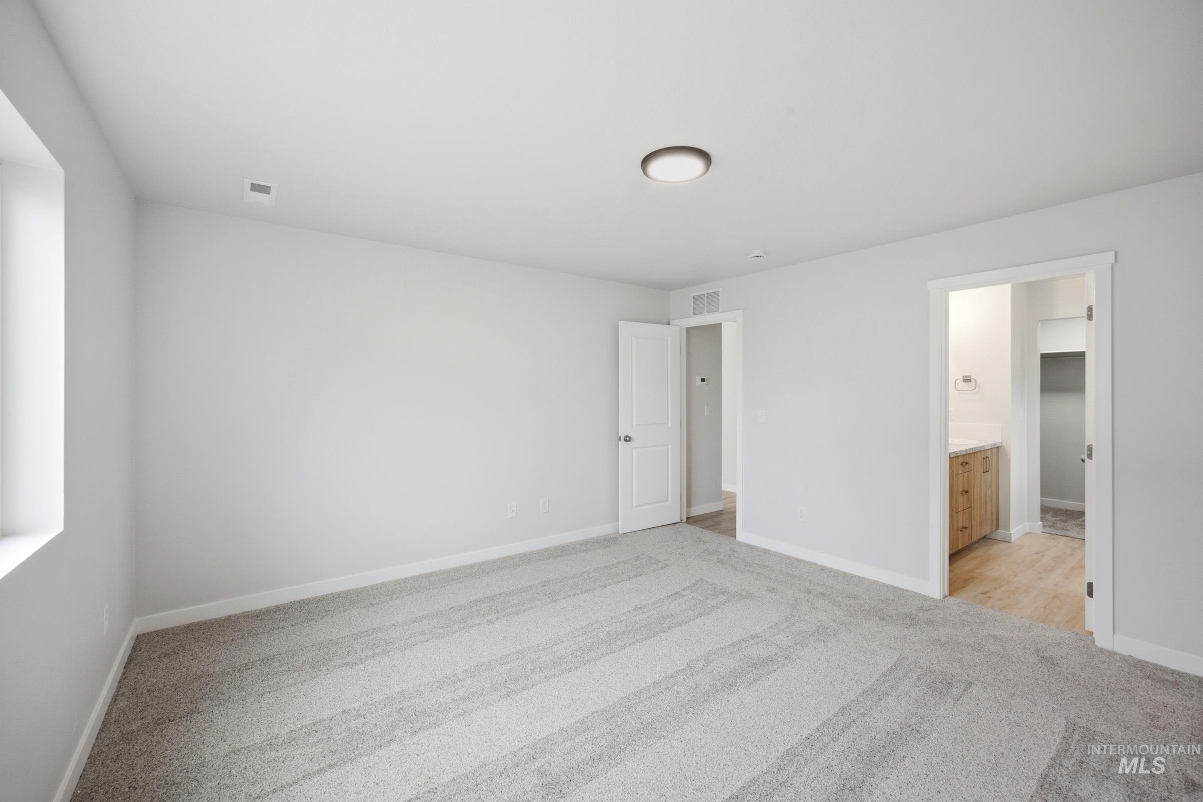 1423 Long Pond St Property Photo 10