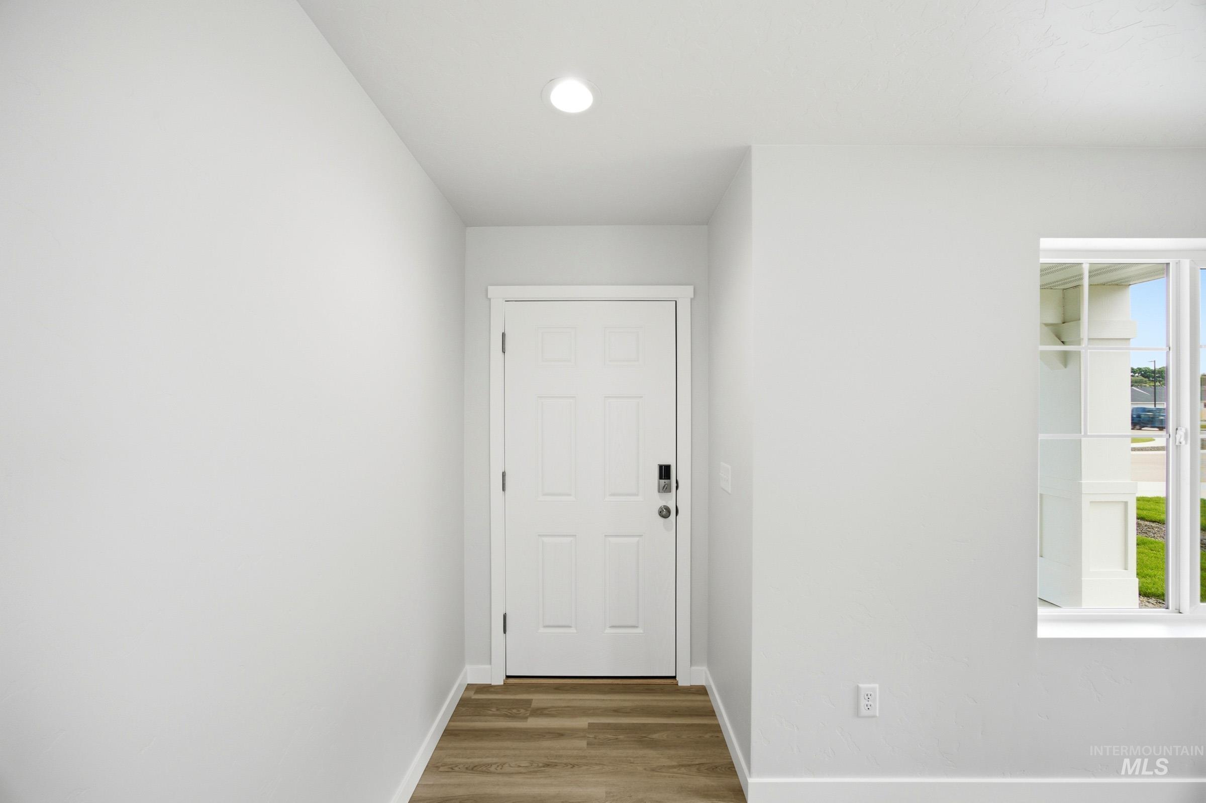 1625 Sunday River St Property Photo 2