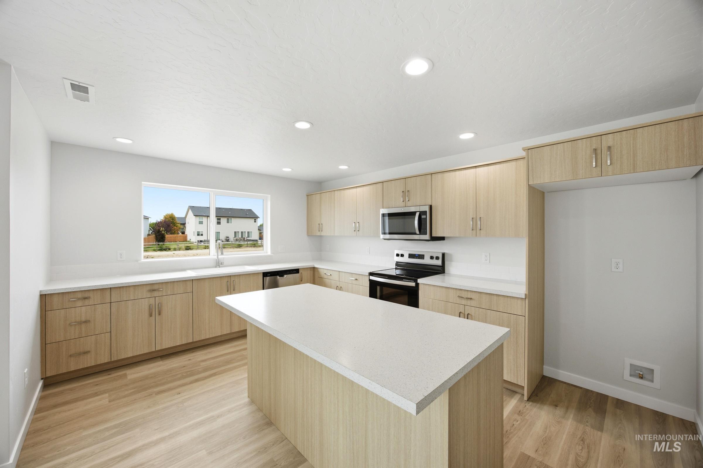 1625 Sunday River St Property Photo 3