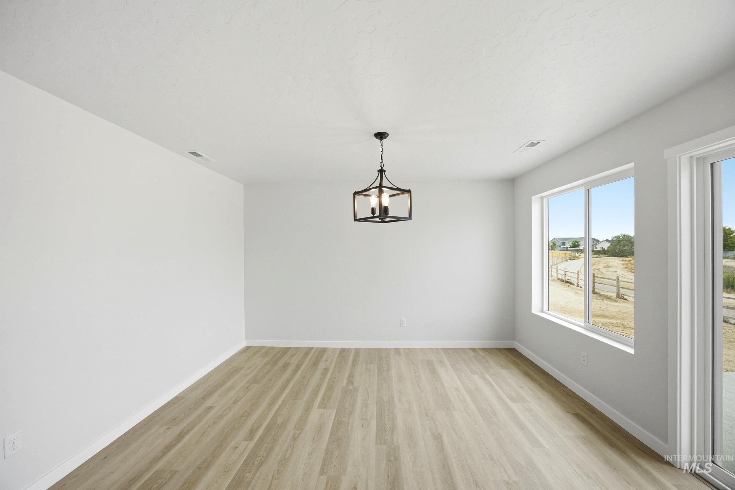 1625 Sunday River St Property Photo 6