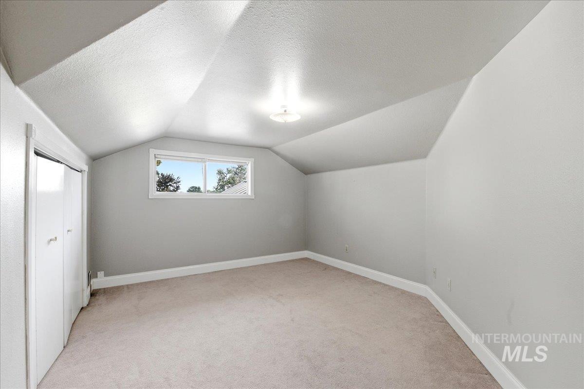 1030 Center Ave Property Photo 29