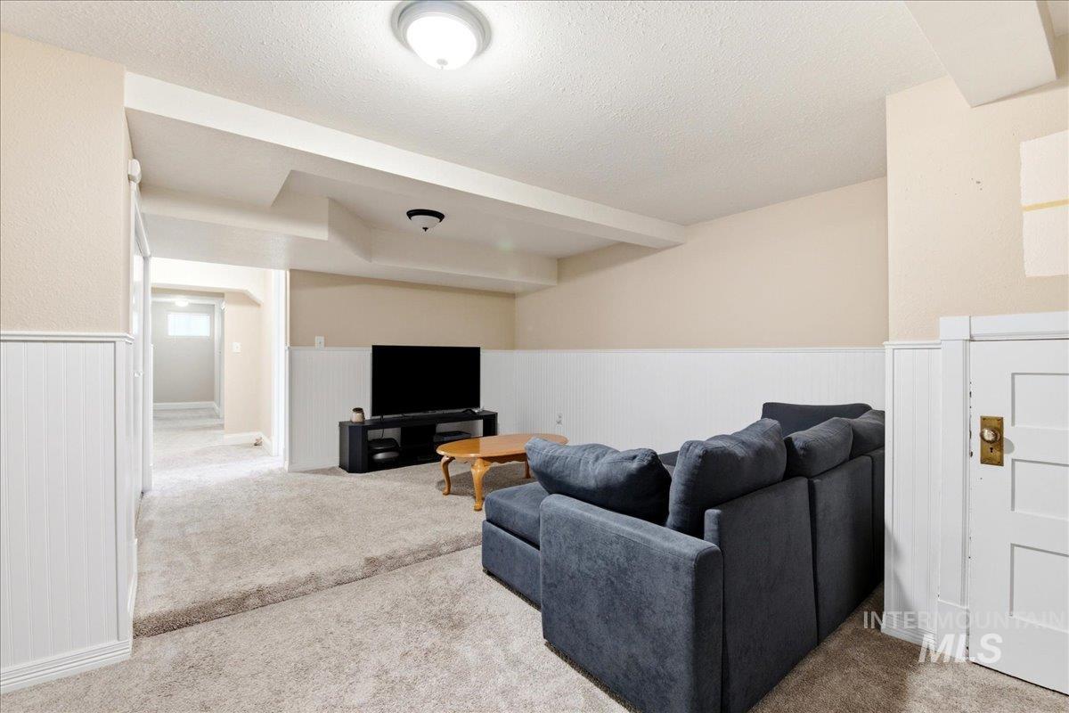 1030 Center Ave Property Photo 31