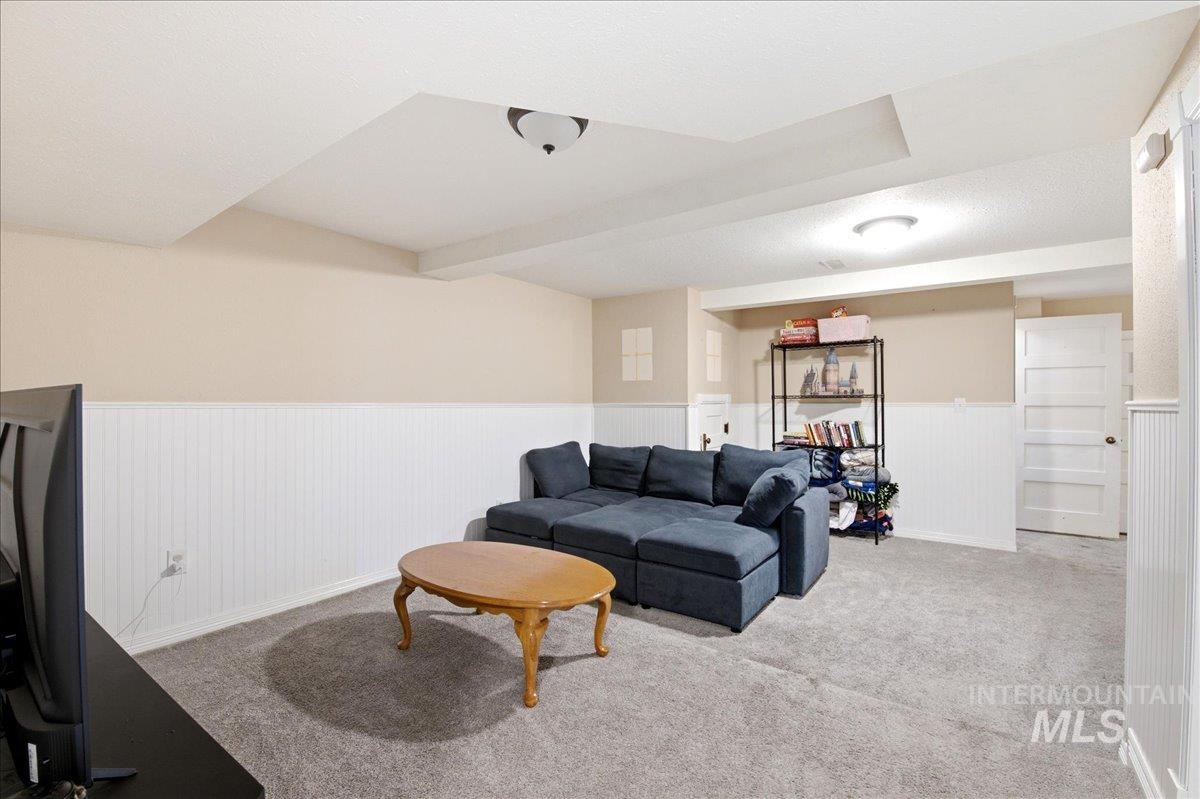 1030 Center Ave Property Photo 32