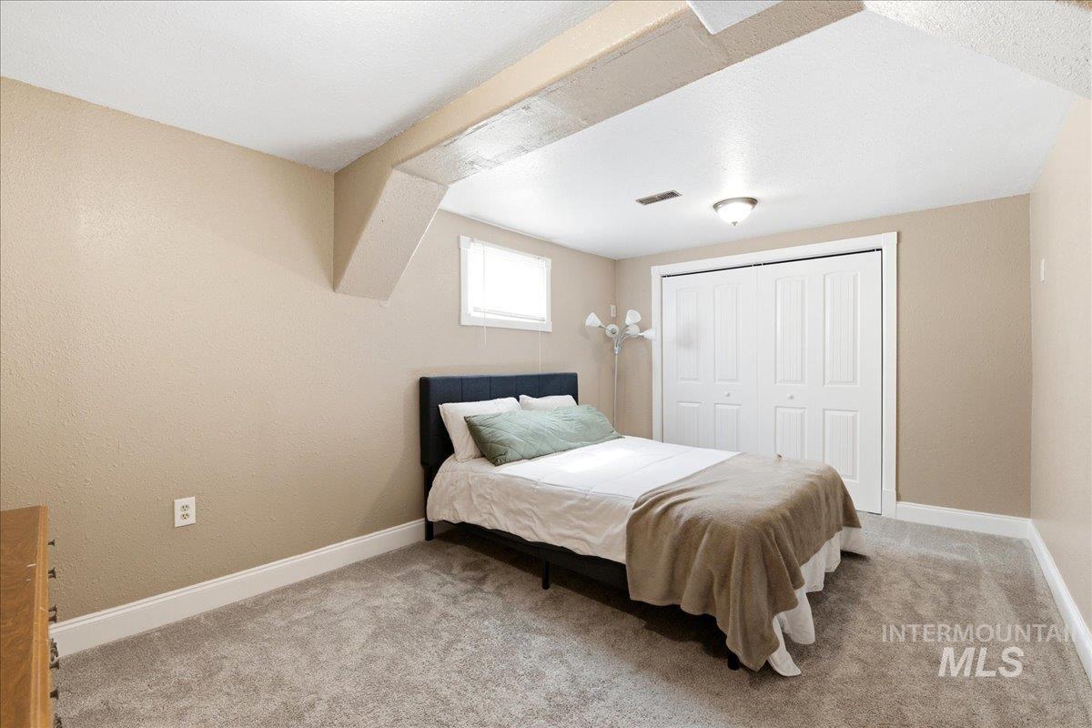 1030 Center Ave Property Photo 36