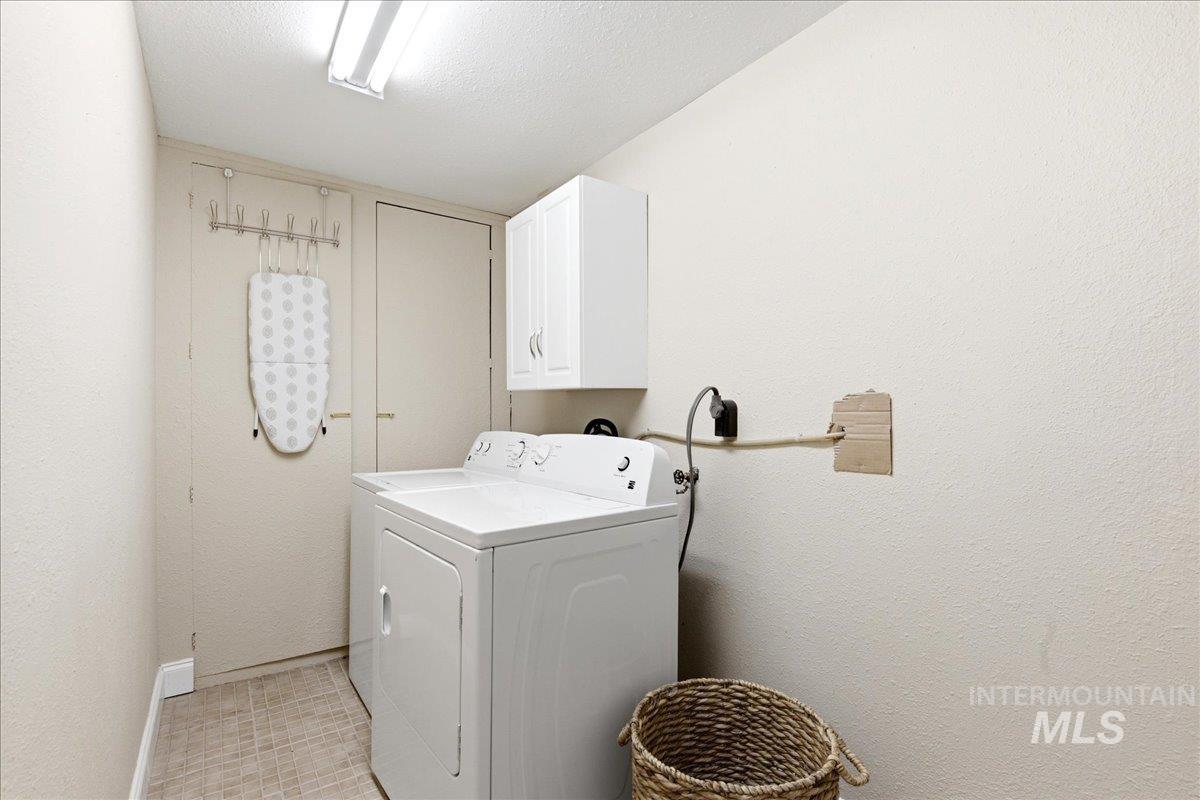 1030 Center Ave Property Photo 39